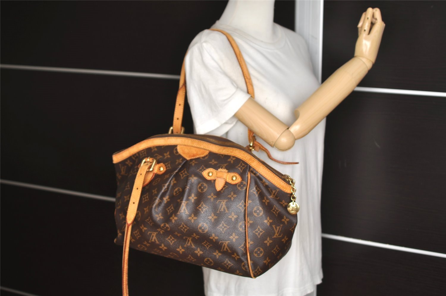 Authentic Louis Vuitton Monogram Tivoli GM Hand Tote Bag M40144 LV Junk 6283J