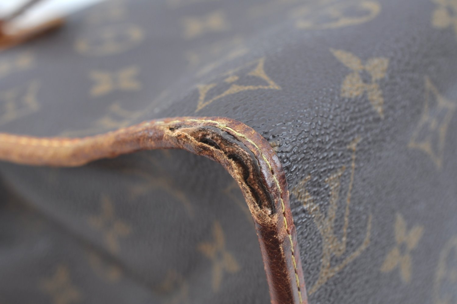 Authentic Louis Vuitton Monogram Popincourt Haut Shoulder Bag M40007 LV 6292H