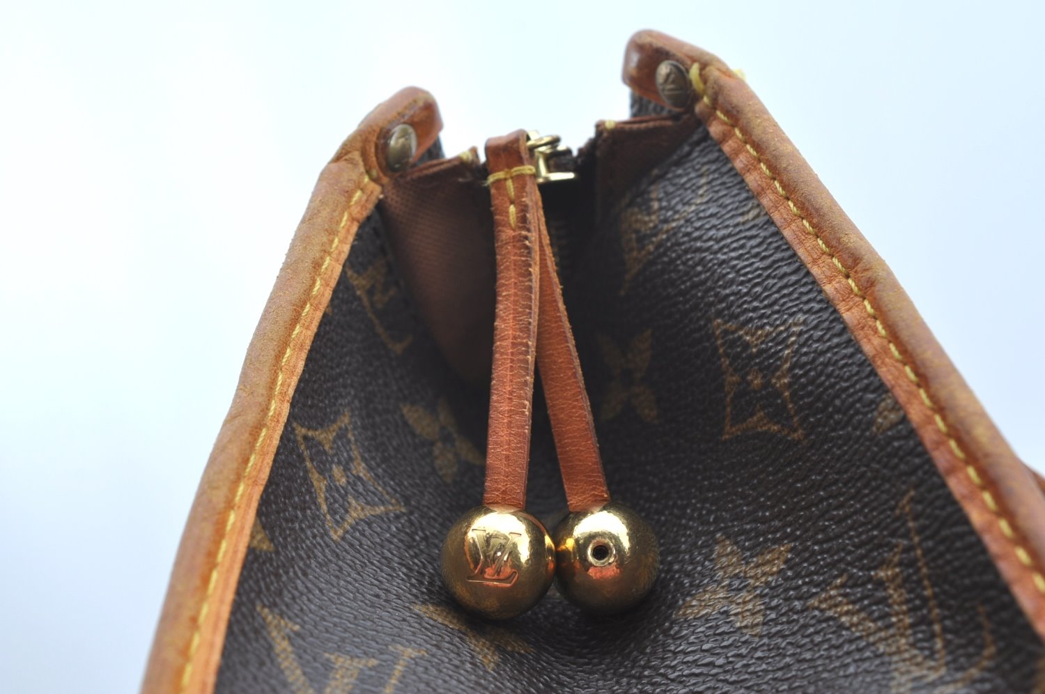 Authentic Louis Vuitton Monogram Popincourt Haut Shoulder Bag M40007 LV 6292H