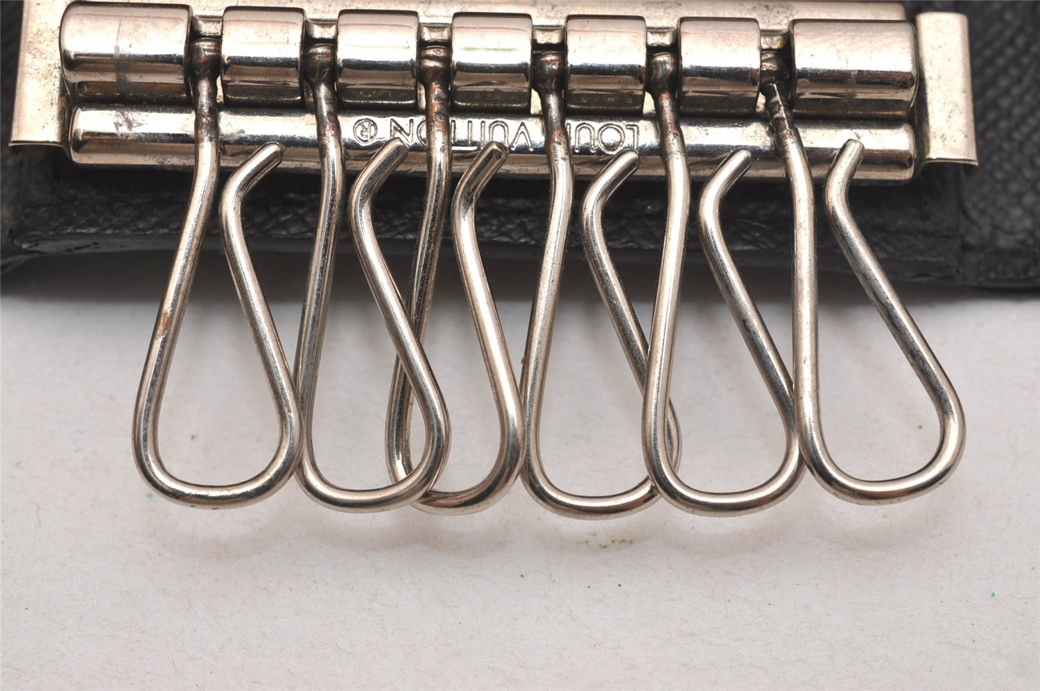 Authentic Louis Vuitton Damier Graphite Multicles 6 Key Case M62662 LV 6304J