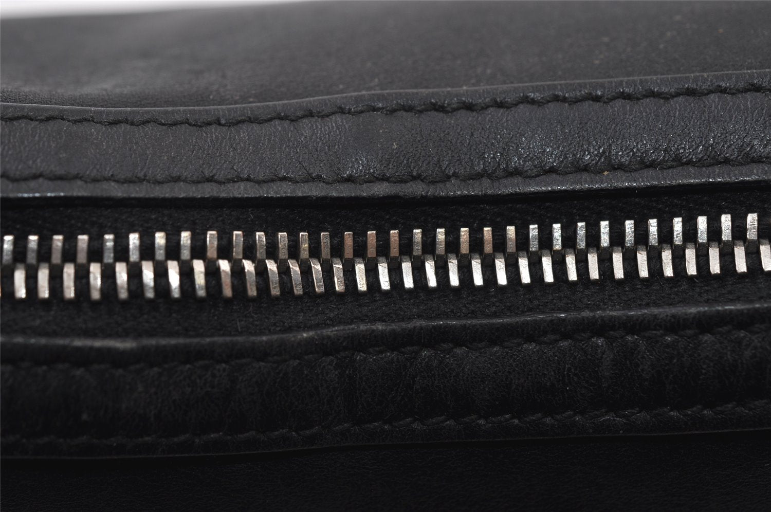 Authentic GUCCI Vintage Shoulder Bag Purse Leather 0013812 Black 6311I