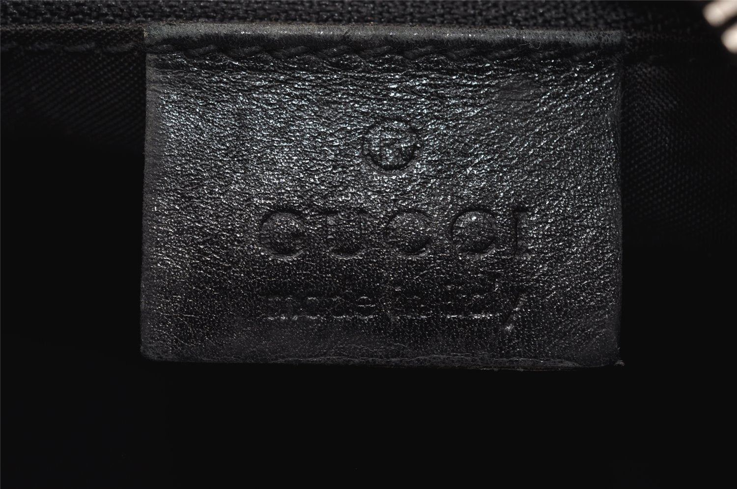 Authentic GUCCI Vintage Shoulder Bag Purse Leather 0013812 Black 6311I