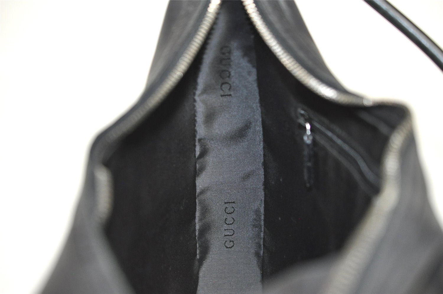 Authentic GUCCI Vintage Shoulder Bag Purse Leather 0013812 Black 6311I