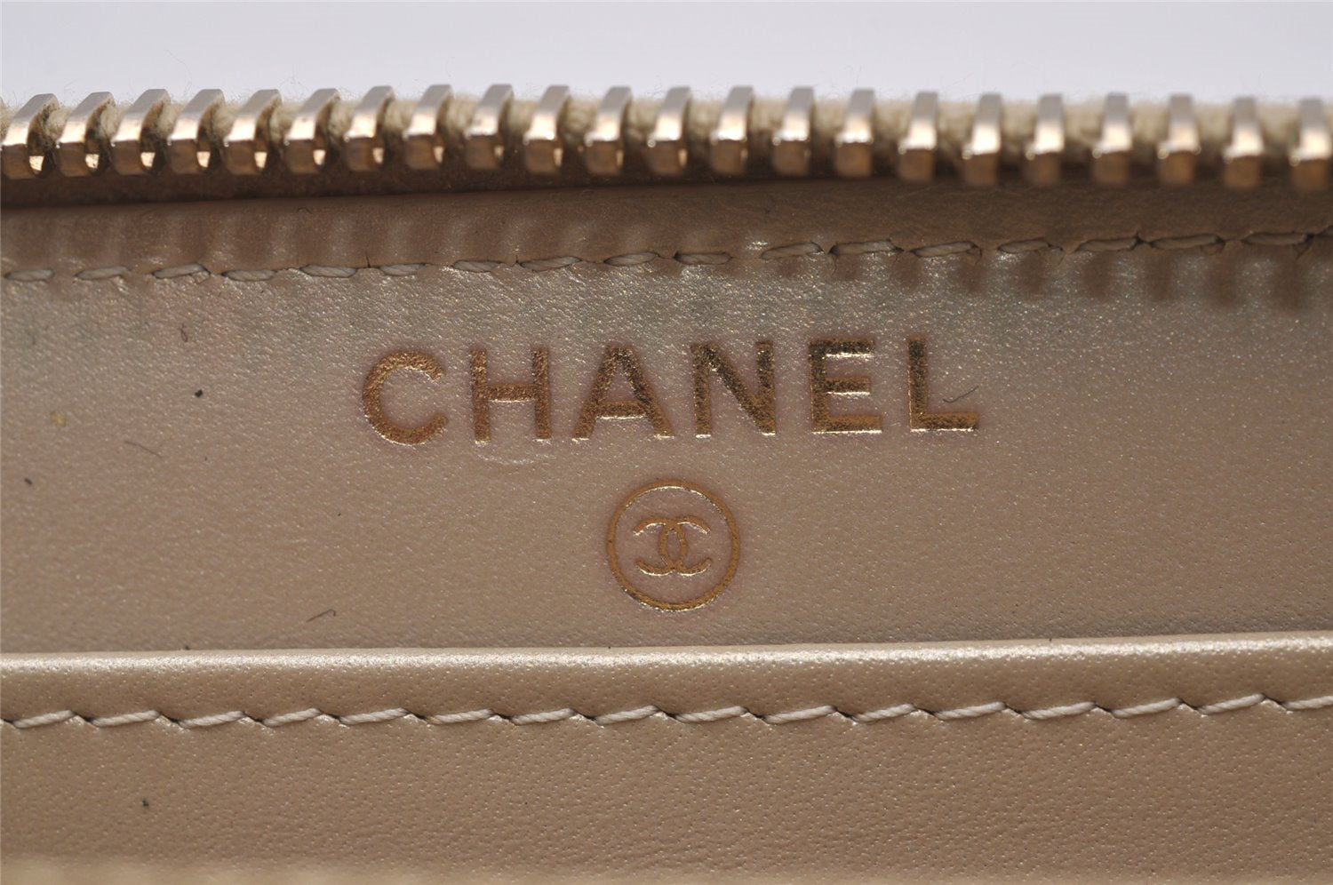 Authentic CHANEL Caviar Skin Matelasse Long Wallet Purse CC Logo Gold Box 6312I