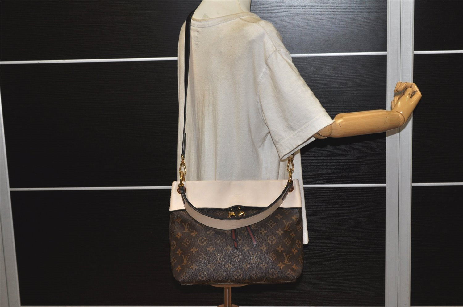 Authentic Louis Vuitton Monogram Tuileries Besace M43576 2Way Shoulder Bag 6315K