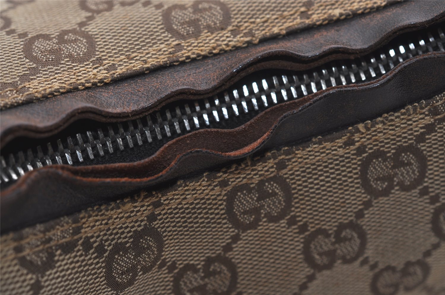 Authentic GUCCI Shoulder Hand Bag Purse GG Canvas Leather 0000602 Brown 6316J