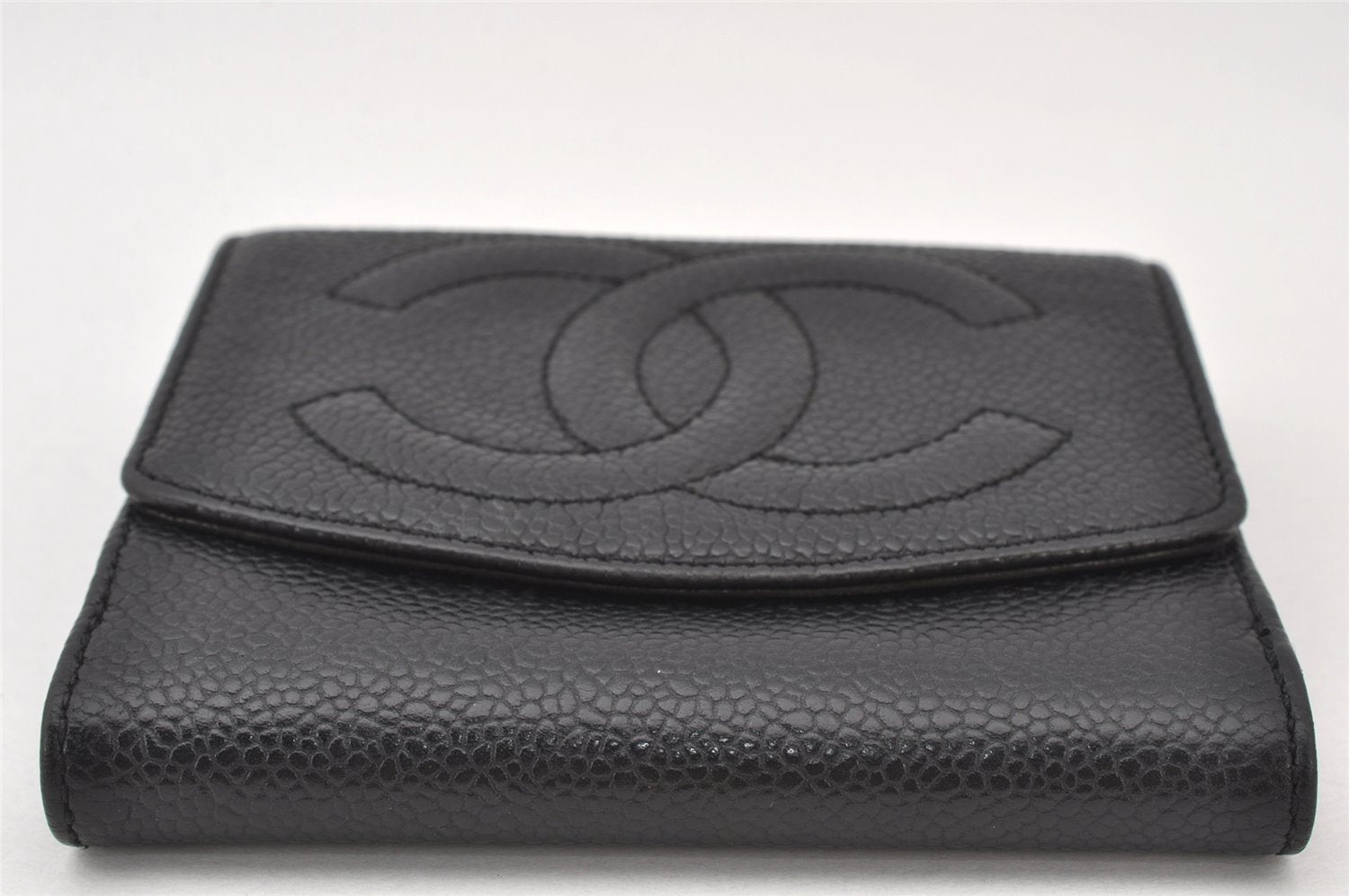 Authentic CHANEL Vintage Caviar Skin CC Logo Bifold Wallet Purse Black 6319K