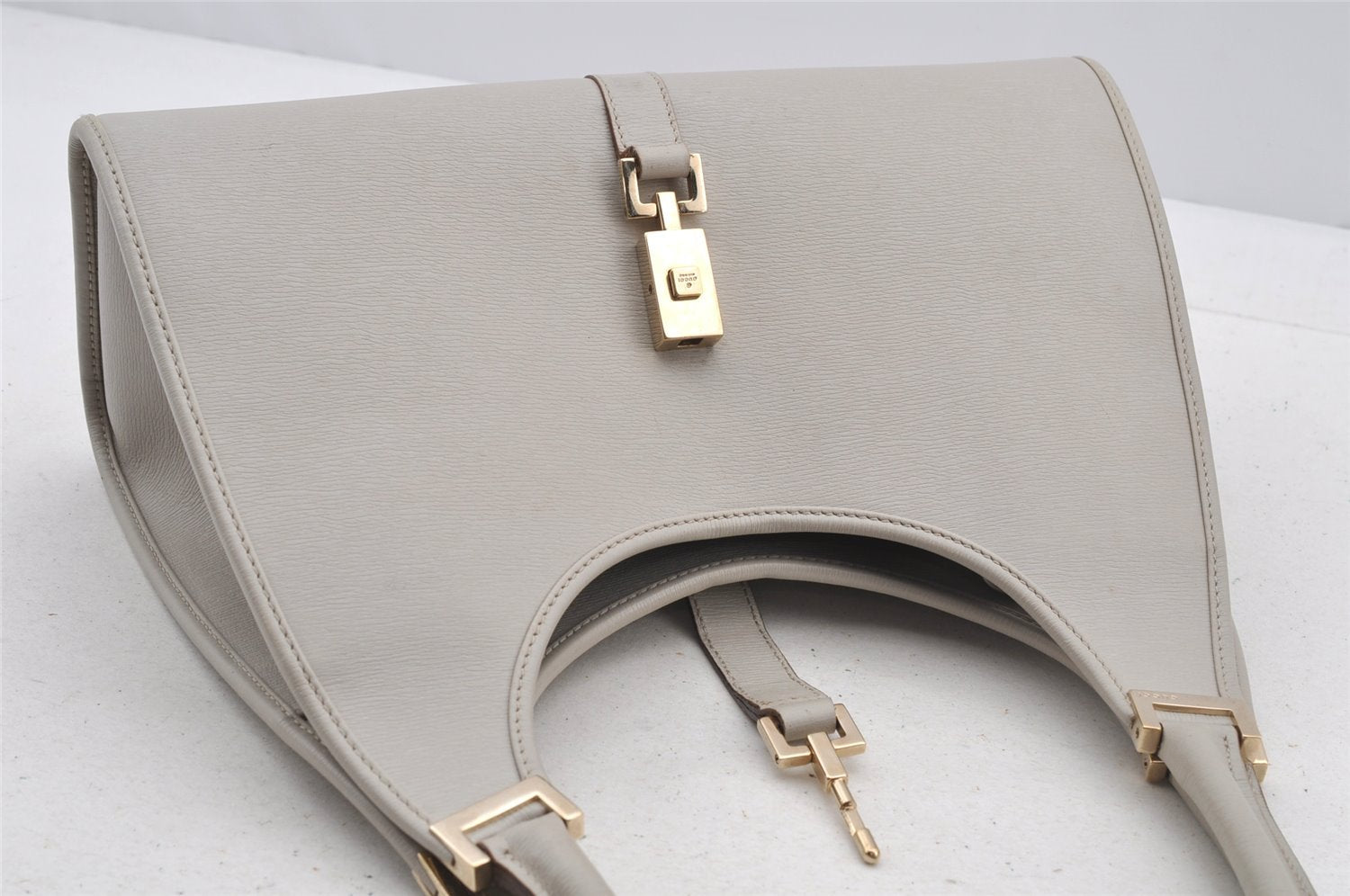 Authentic GUCCI Jackie Shoulder Hand Bag Purse Leather 0021067 Light Gray 6320I