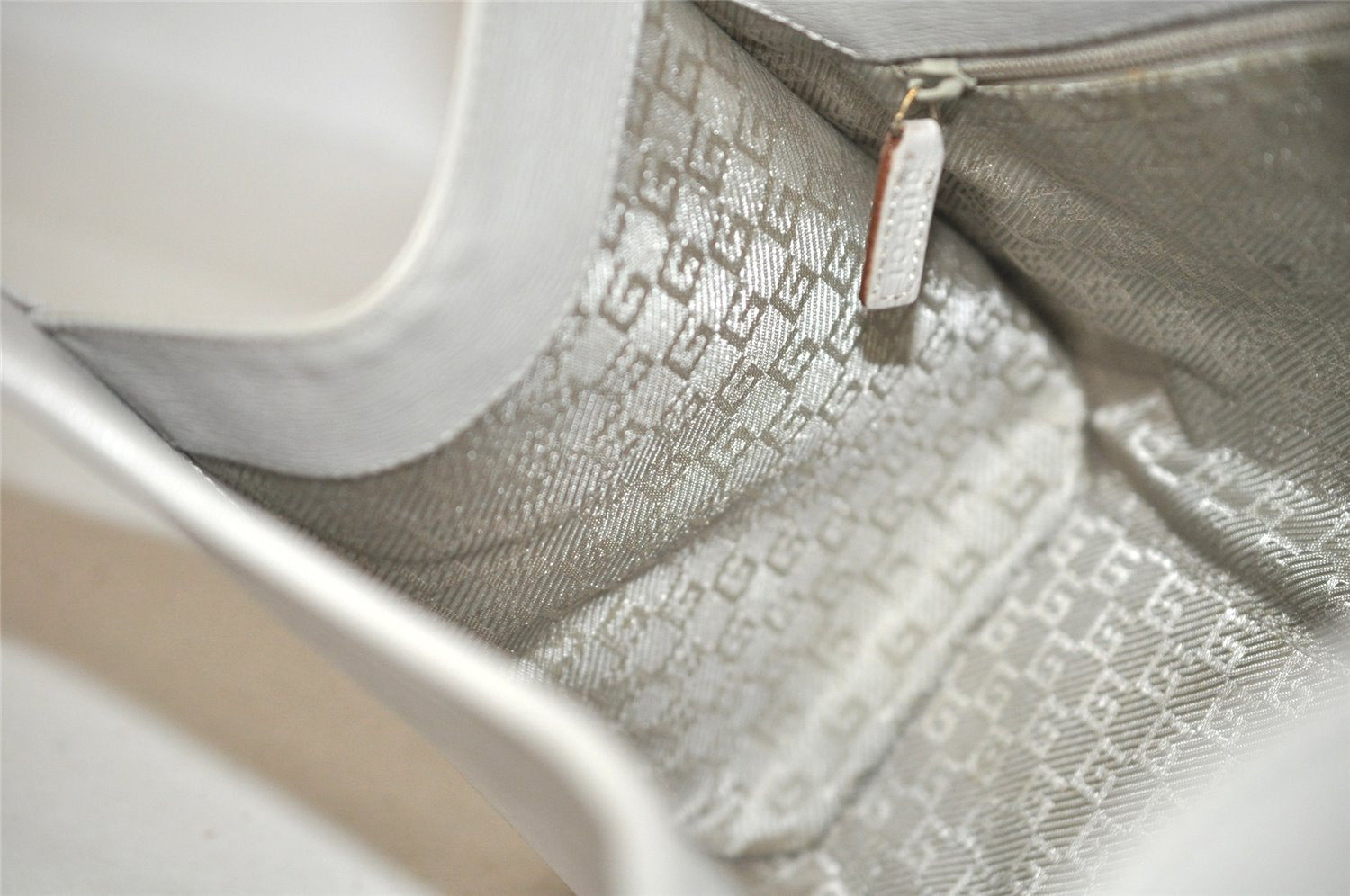 Authentic GUCCI Jackie Shoulder Hand Bag Purse Leather 0021067 Light Gray 6320I