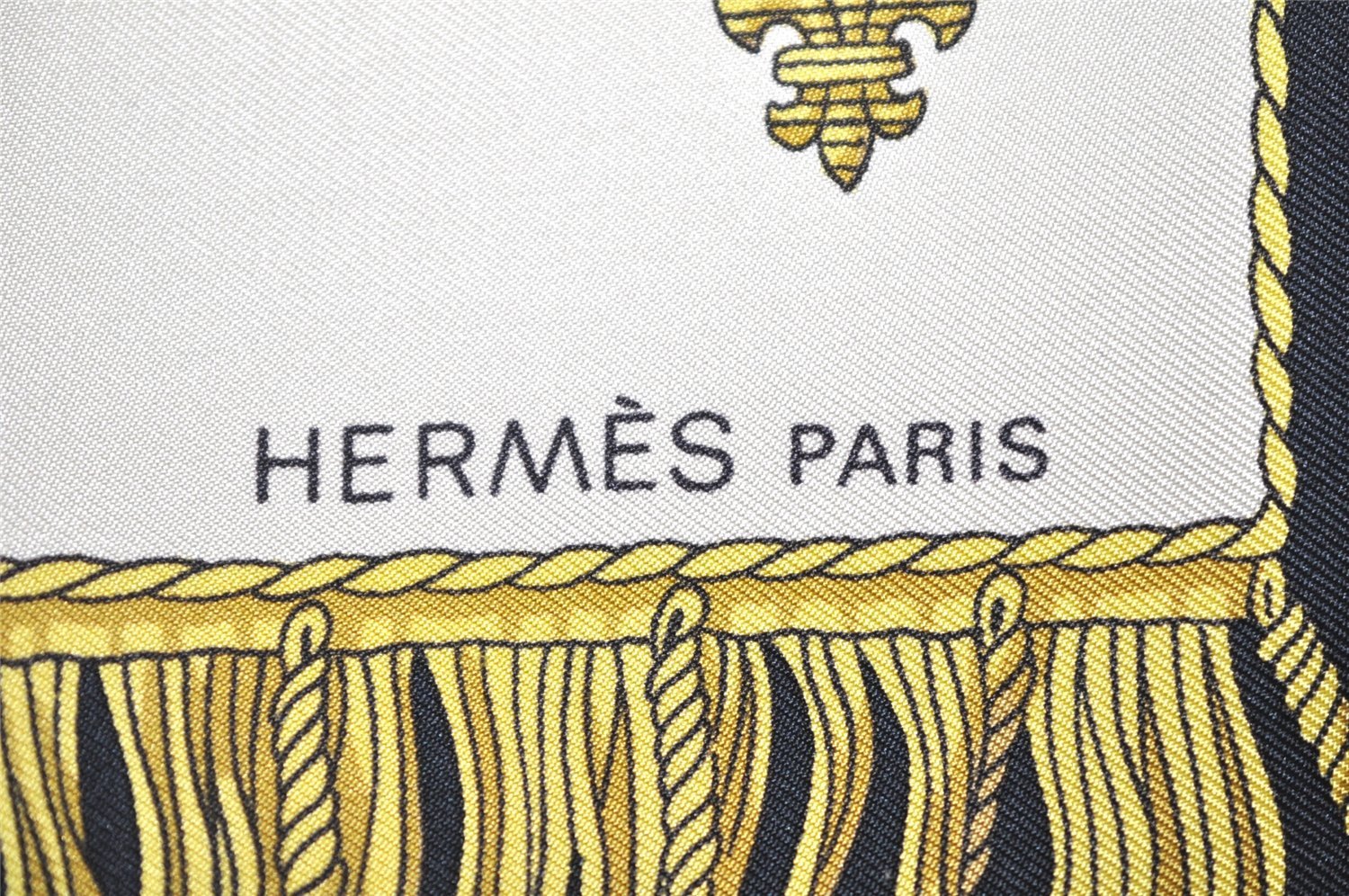 Authentic HERMES Carre 90 Scarf 