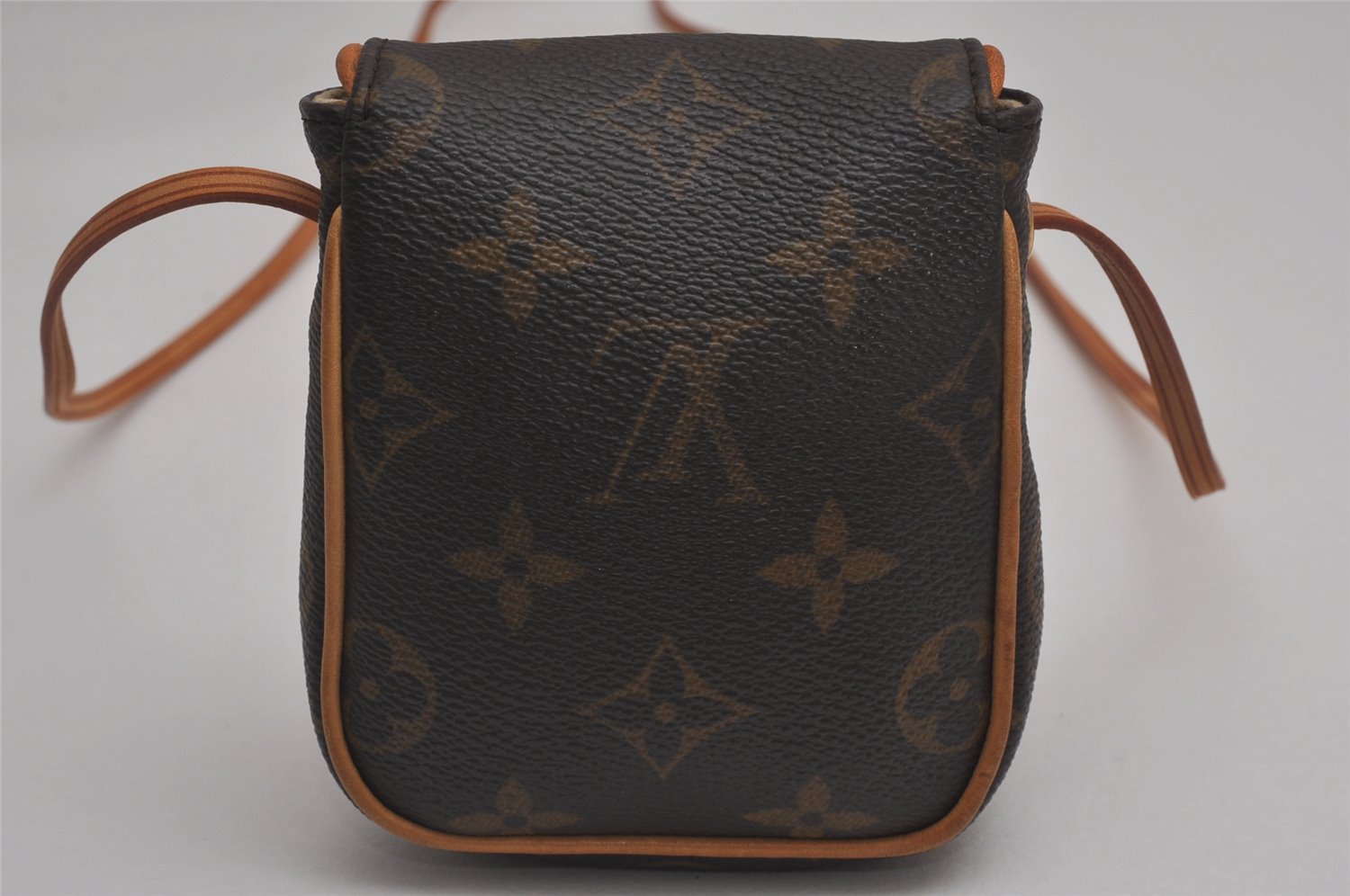 Authentic Louis Vuitton Monogram Pochette Cancun Hand Pouch M60018 LV 6324J
