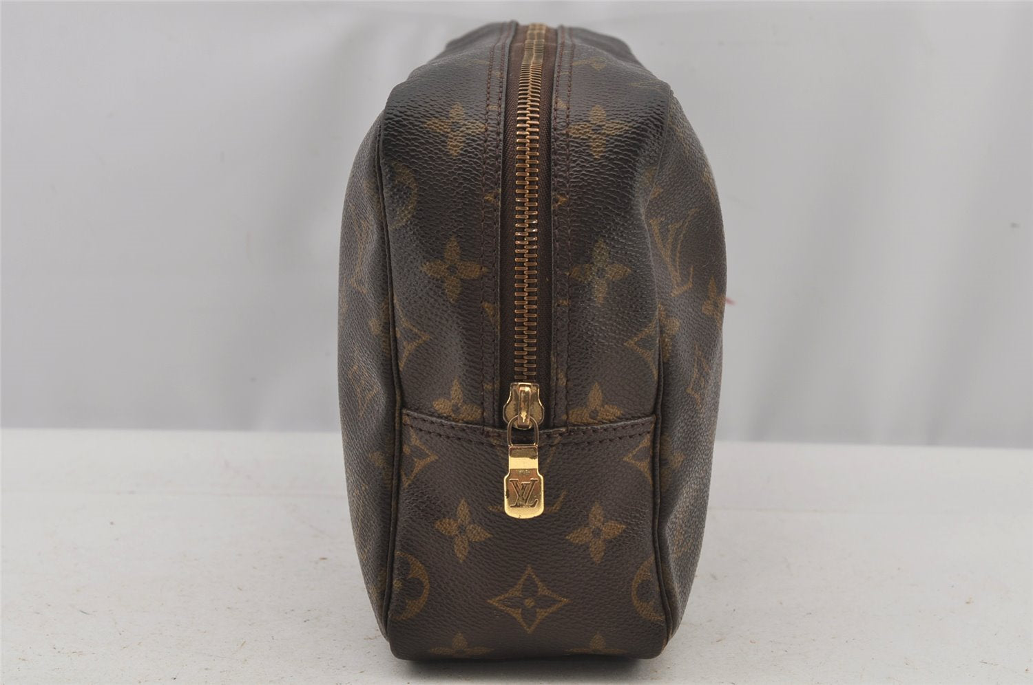 Auth Louis Vuitton Monogram Trousse Toilette 28 Clutch Hand Bag M47522 LV 6327J