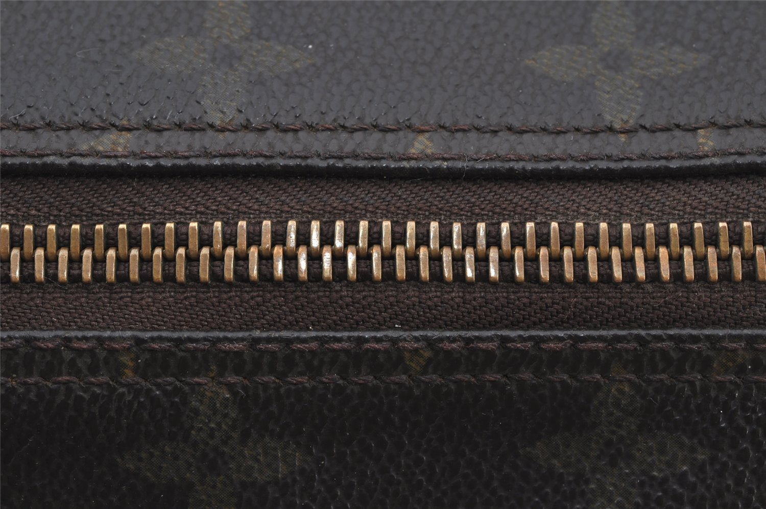 Auth Louis Vuitton Monogram Trousse Toilette 28 Clutch Hand Bag M47522 LV 6327J