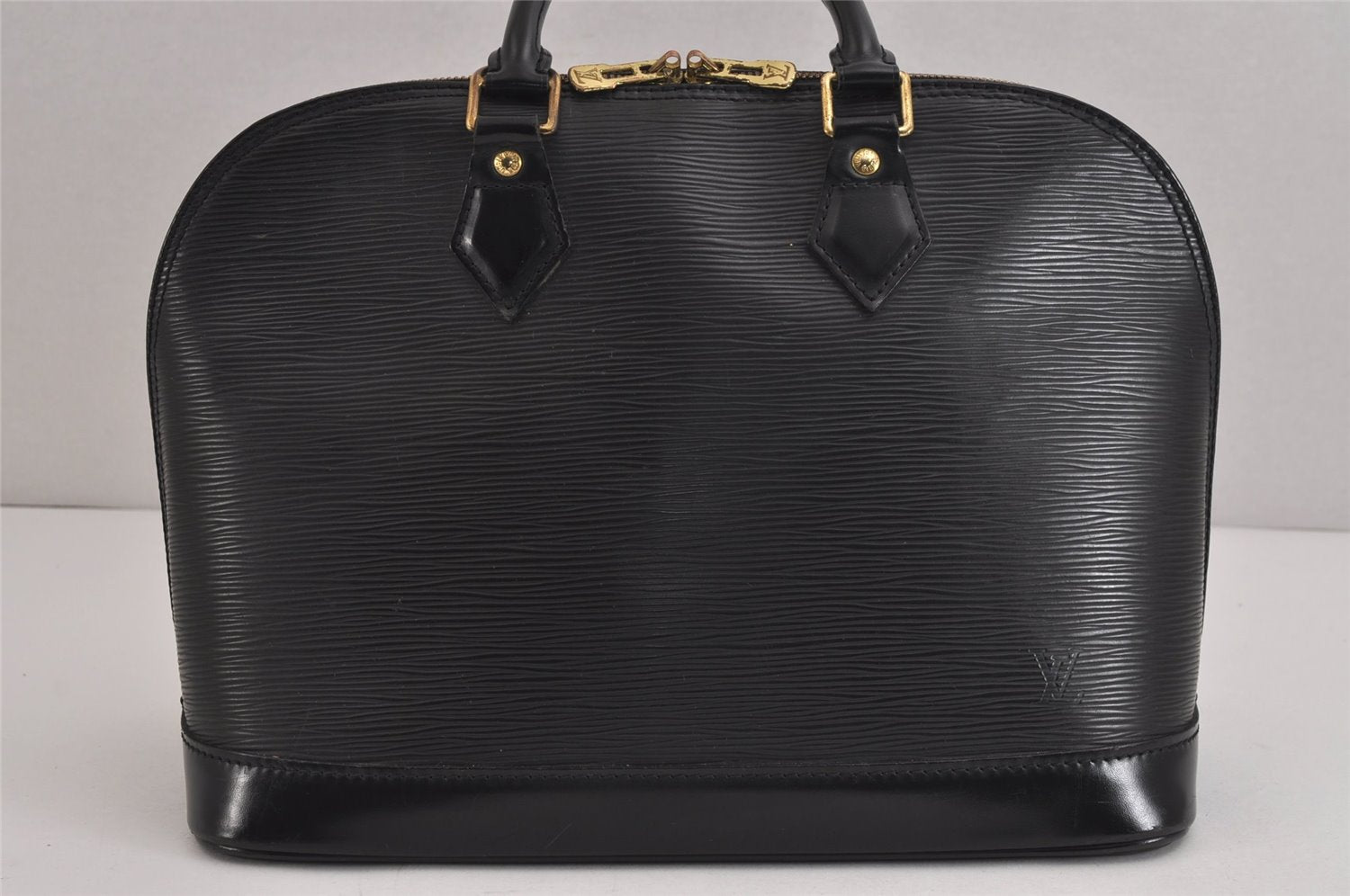 Authentic Louis Vuitton Epi Alma PM Hand Bag Black M40302 LV 6332J