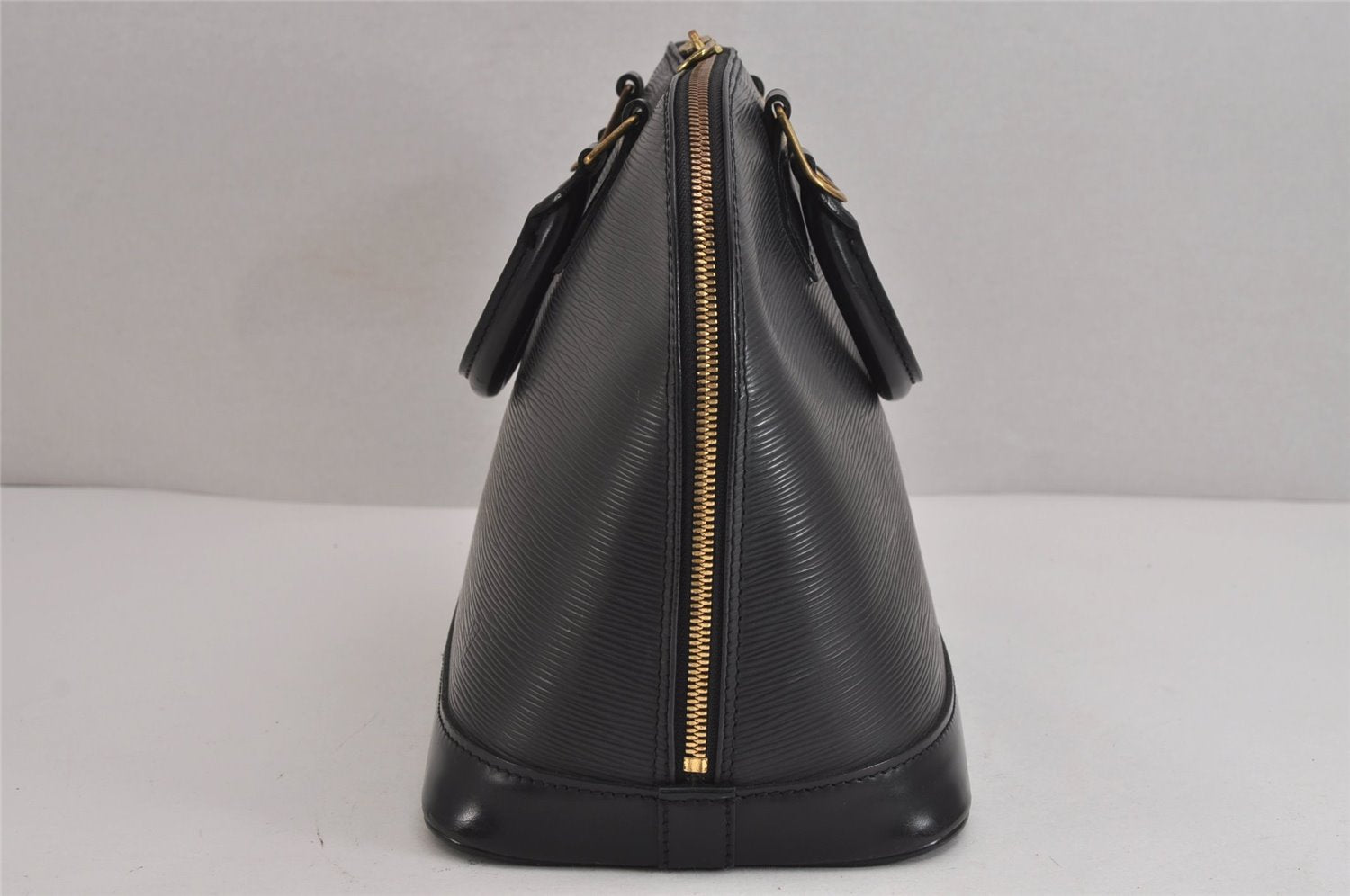 Authentic Louis Vuitton Epi Alma PM Hand Bag Black M40302 LV 6332J