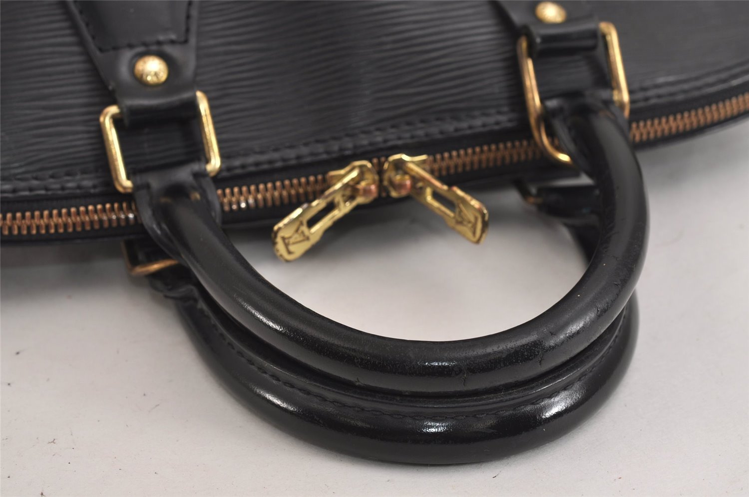 Authentic Louis Vuitton Epi Alma PM Hand Bag Black M40302 LV 6332J