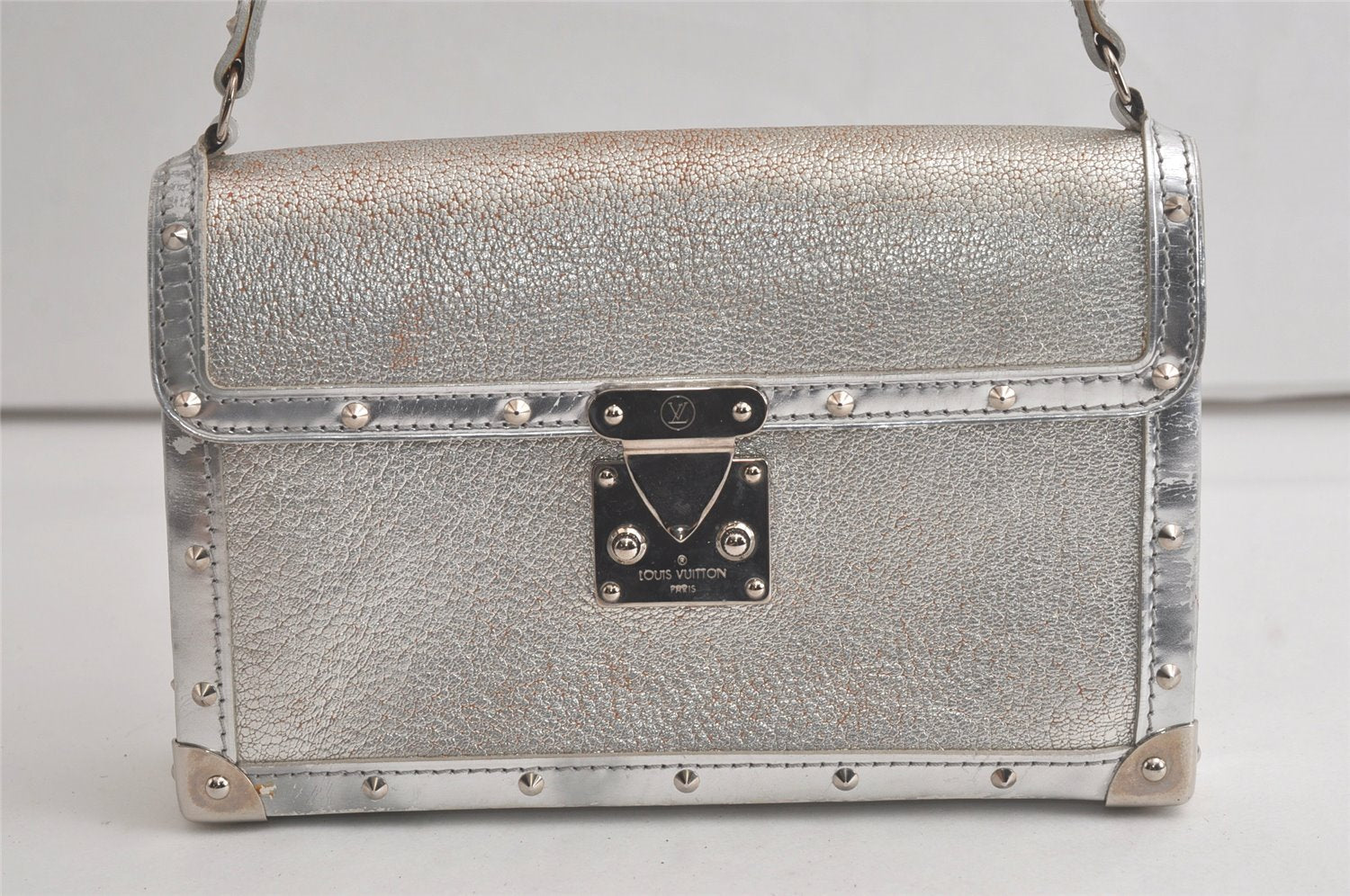 Authentic Louis Vuitton Suhali Emable Shoulder Hand Bag Purse Silver LV 6332K