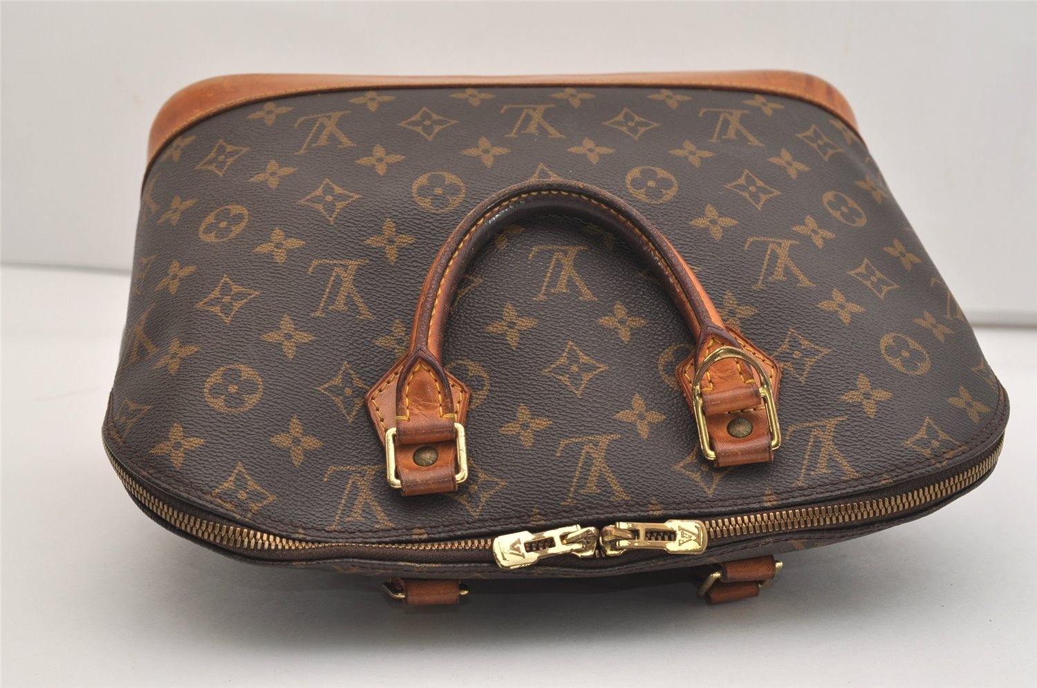 Authentic Louis Vuitton Monogram Alma Hand Bag Purse M51130 LV 6333J
