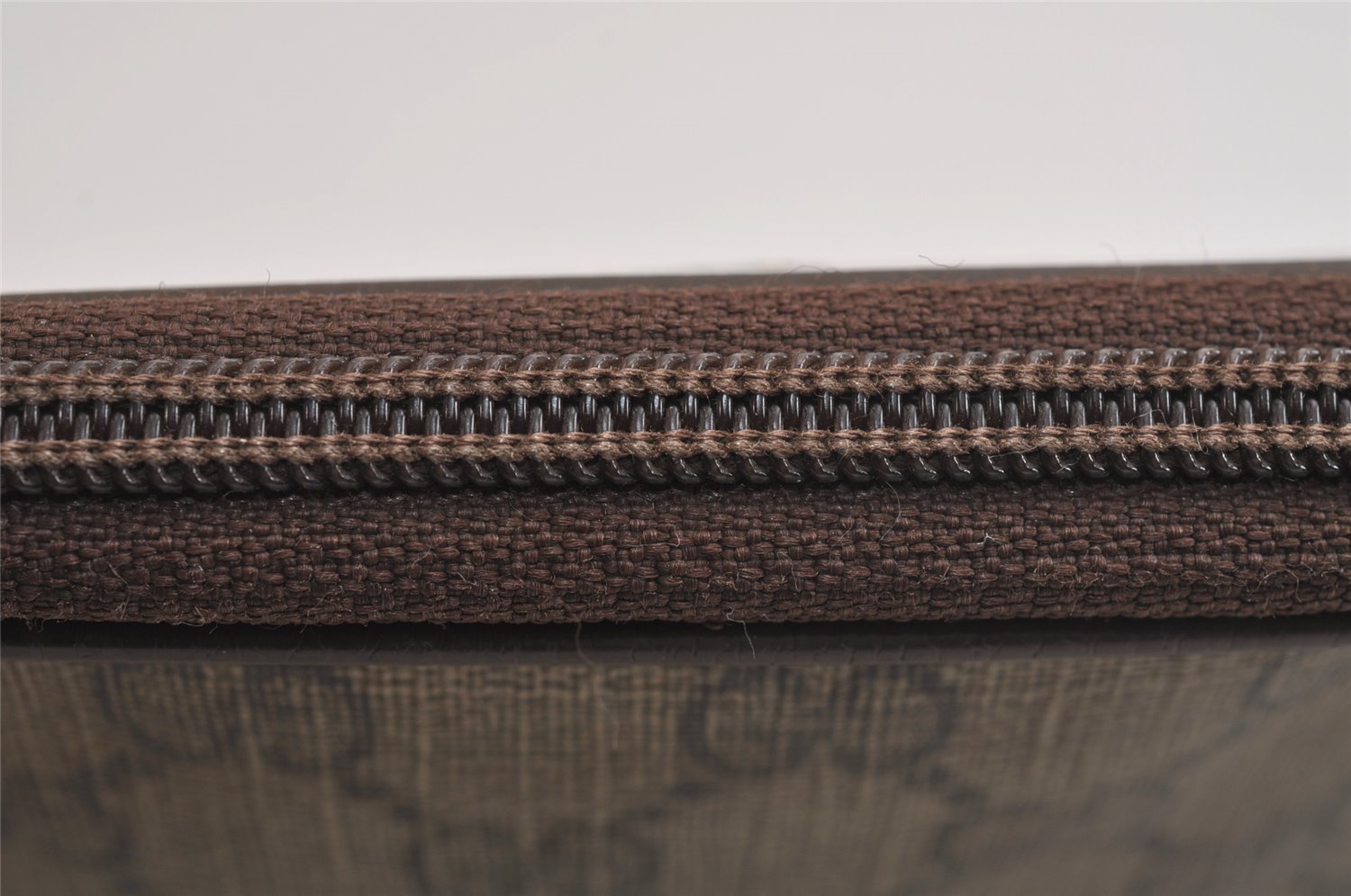 Authentic GUCCI Shoulder Cross Clutch Bag Purse GG PVC Leather Brown Junk 6340J