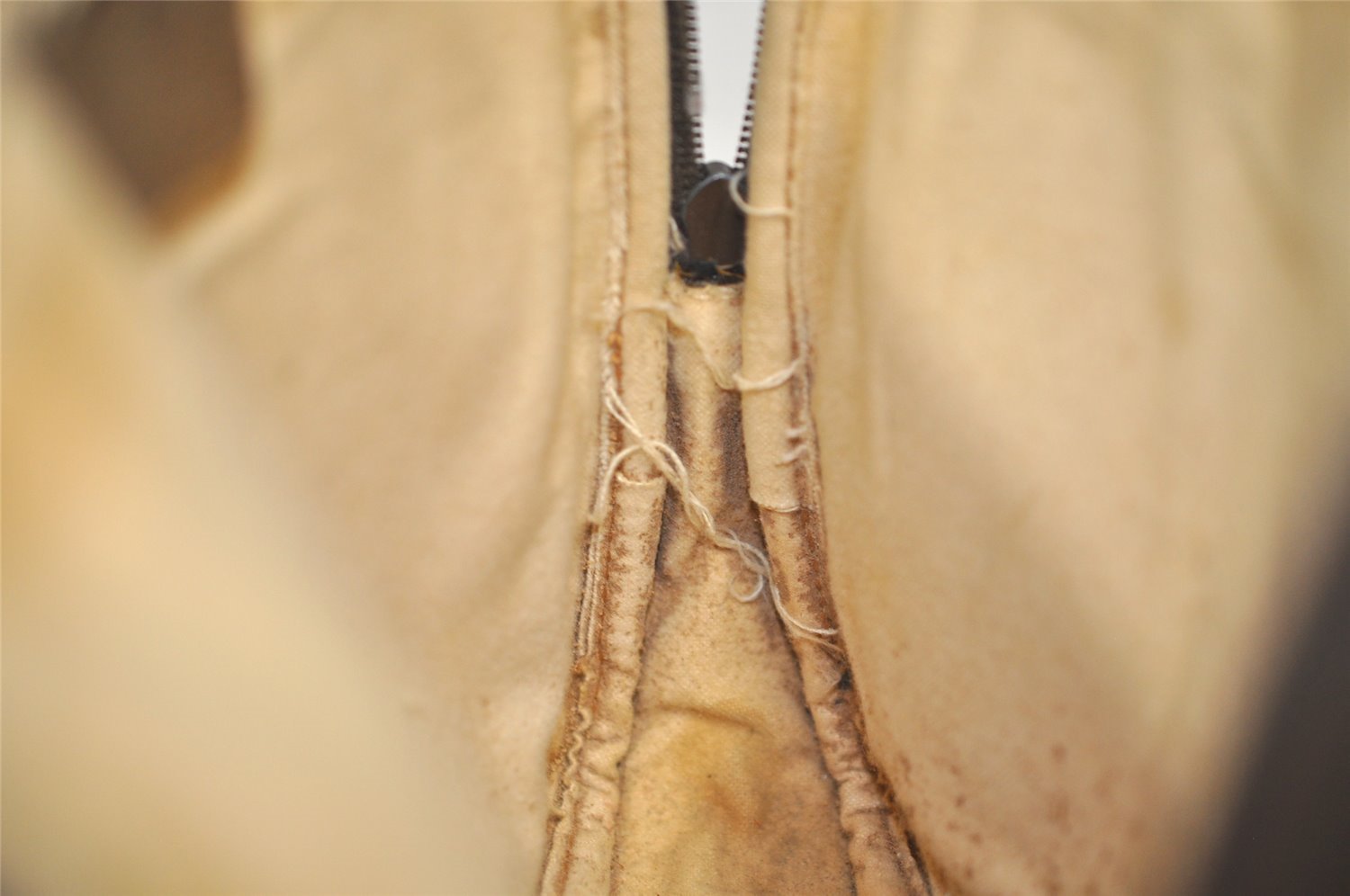 Authentic GUCCI Shoulder Cross Clutch Bag Purse GG PVC Leather Brown Junk 6340J