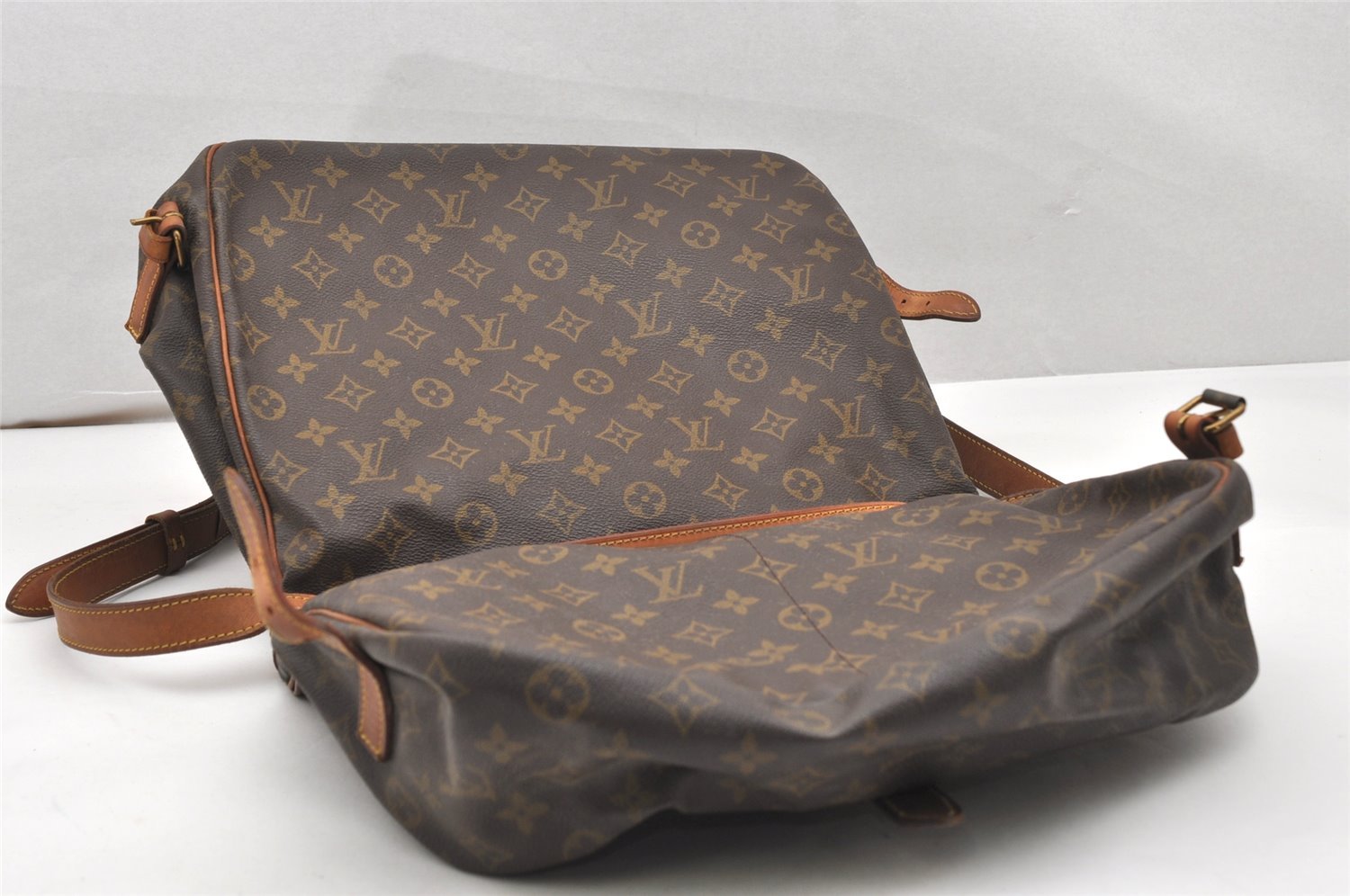Authentic Louis Vuitton Monogram Saumur 35 Shoulder Cross Bag M42254 LV 6340K