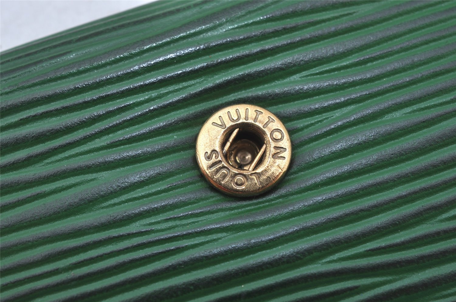 Authentic Louis Vuitton Epi Multicles 4 Key Case Green M63824 LV 6343K