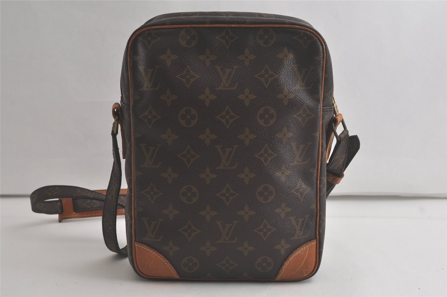 Authentic Louis Vuitton Monogram Danube GM Shoulder Cross Bag M45262 LV 6347K