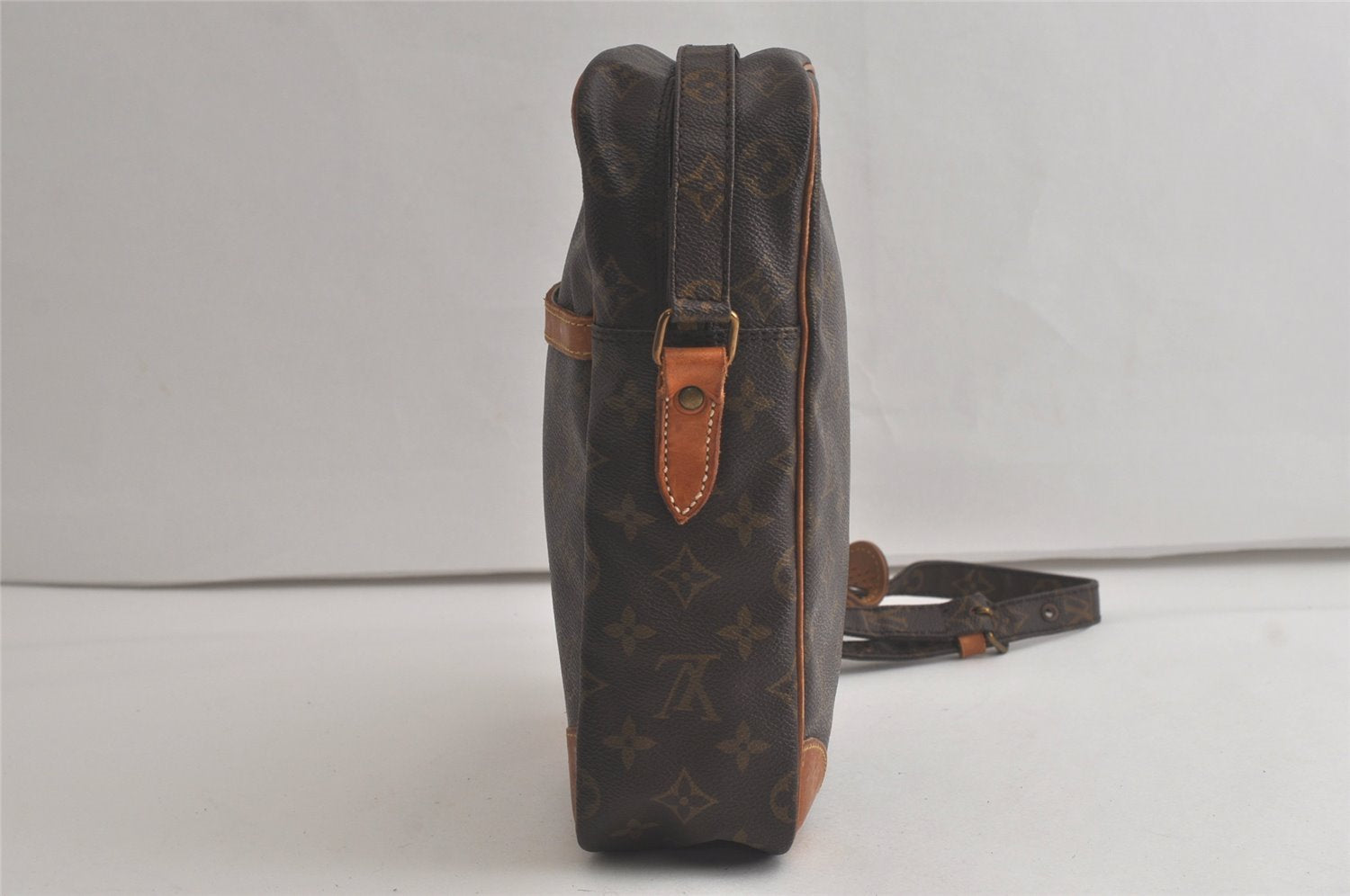Authentic Louis Vuitton Monogram Danube GM Shoulder Cross Bag M45262 LV 6347K