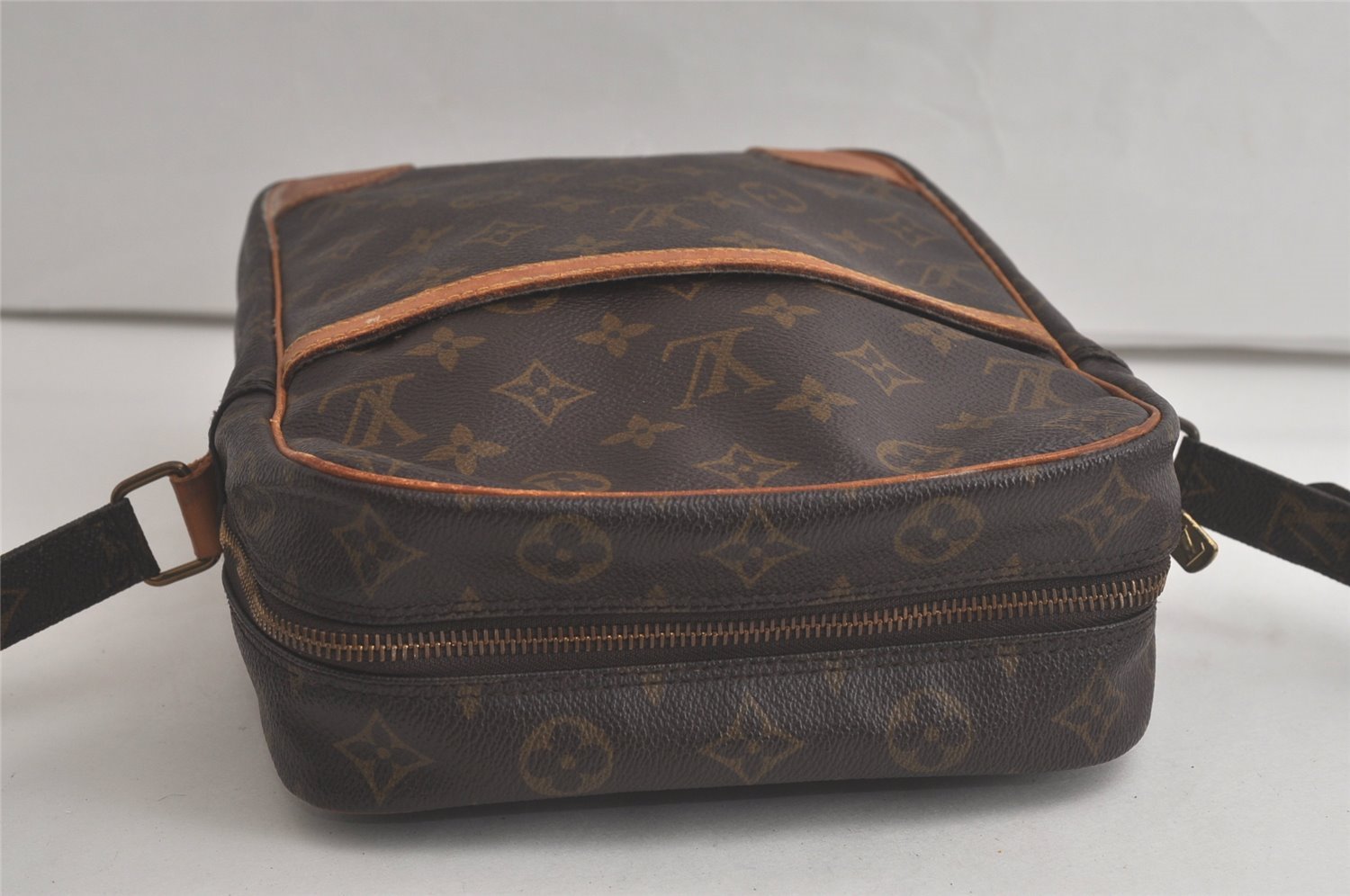 Authentic Louis Vuitton Monogram Danube GM Shoulder Cross Bag M45262 LV 6347K