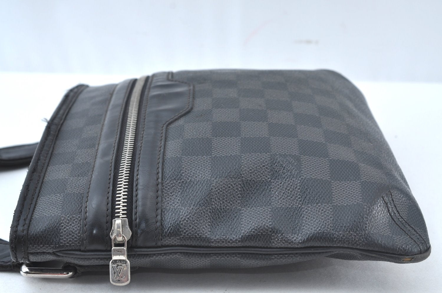 Authentic Louis Vuitton Damier Graphite Tomas Shoulder Cross Bag N58028 LV 6348J