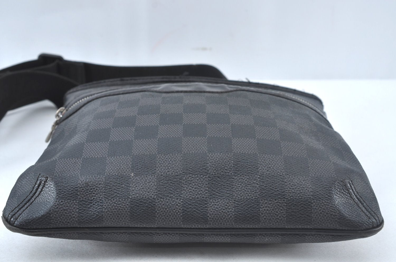 Authentic Louis Vuitton Damier Graphite Tomas Shoulder Cross Bag N58028 LV 6348J