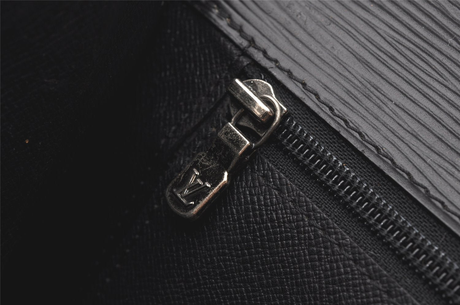 Authentic Louis Vuitton Epi Chaillot Clutch Hand Bag Purse Black M52532 LV 6348K