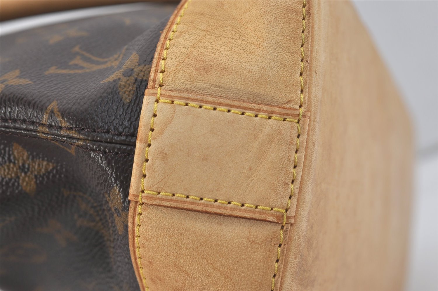 Authentic Louis Vuitton Monogram Lockit Horizontal Shoulder Bag M40104 LV 6363J