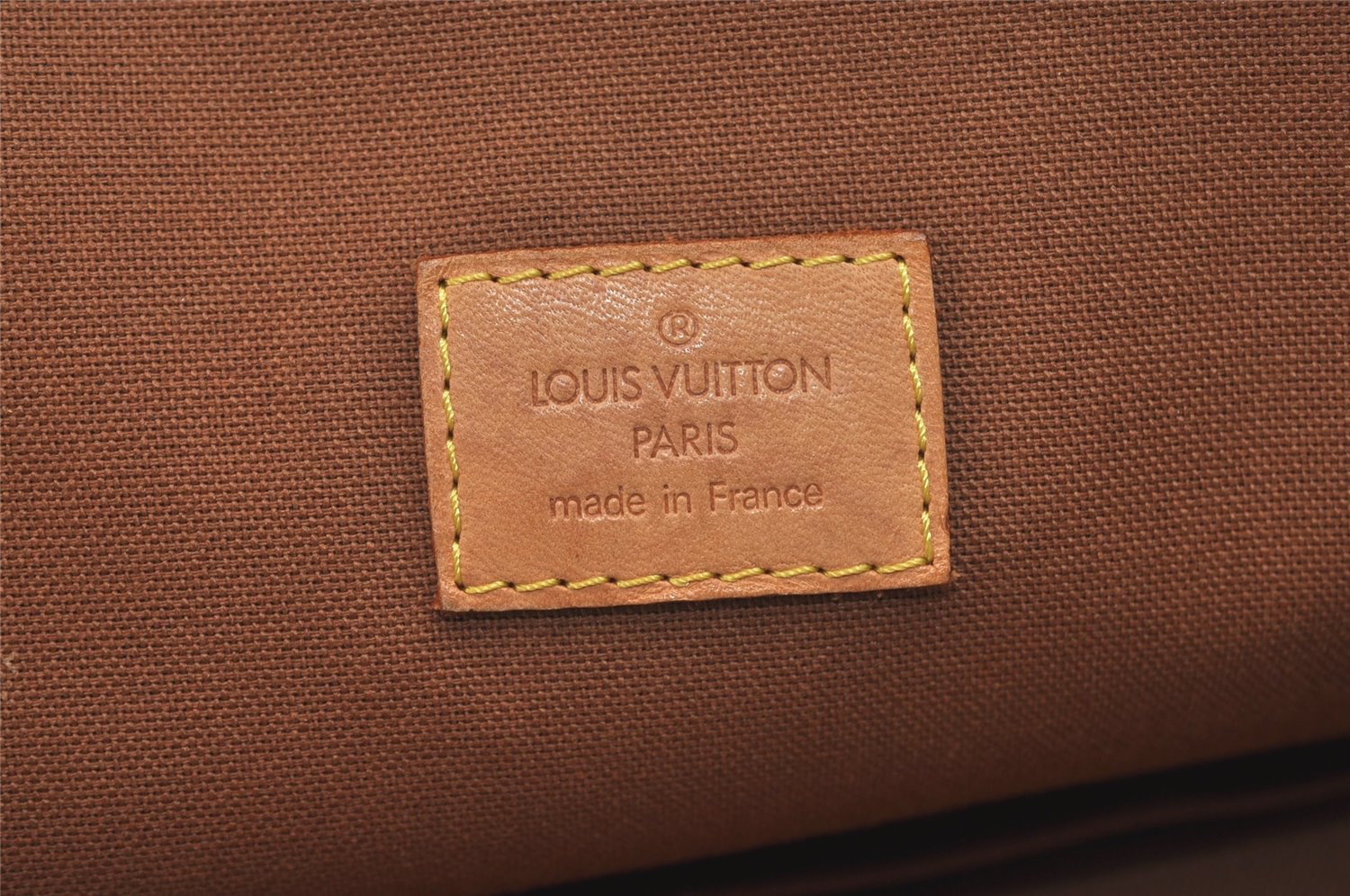 Authentic Louis Vuitton Monogram Lockit Horizontal Shoulder Bag M40104 LV 6363J