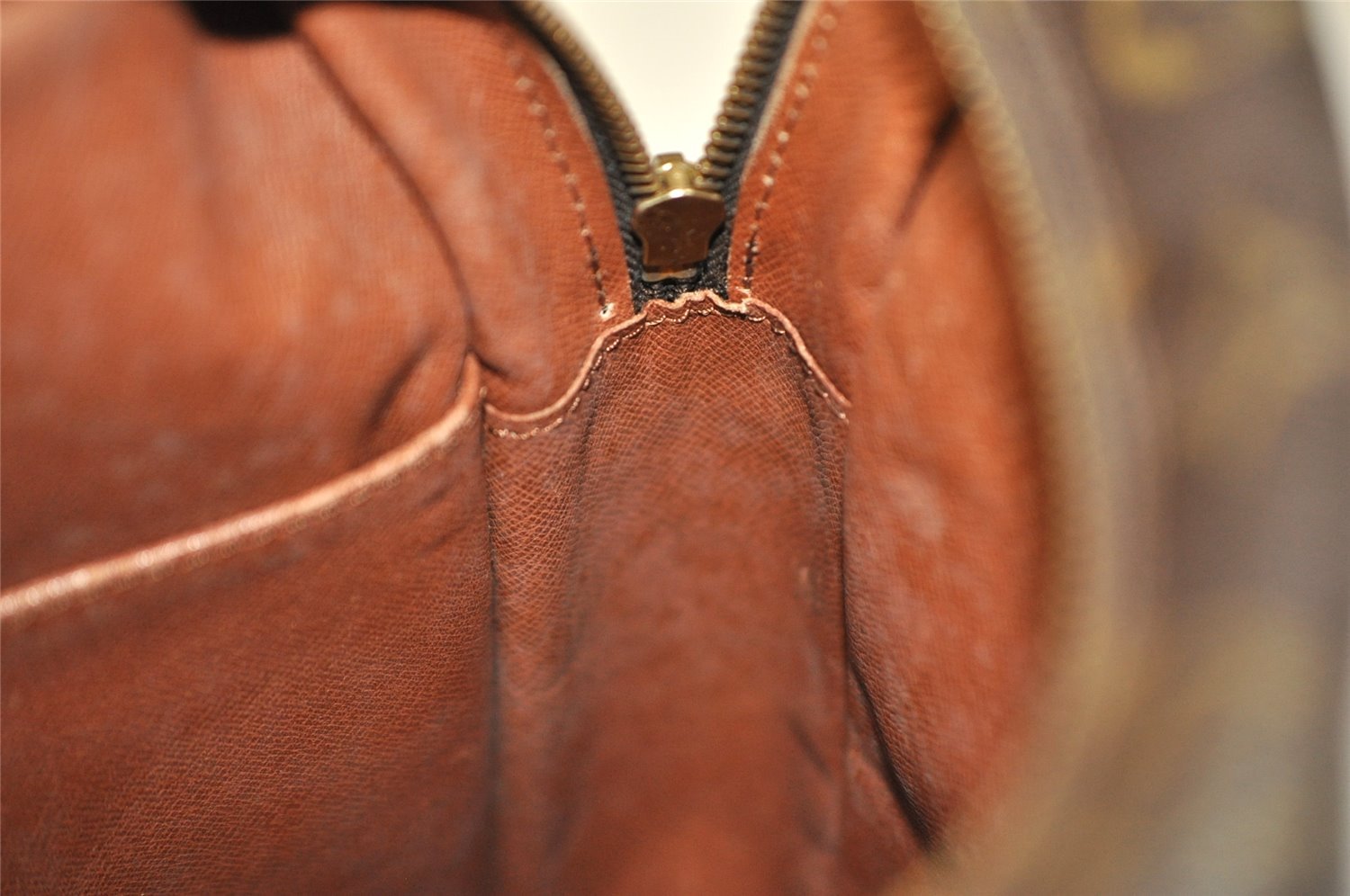 Authentic Louis Vuitton Monogram Danube MM Shoulder Cross Bag M45264 LV 6365I