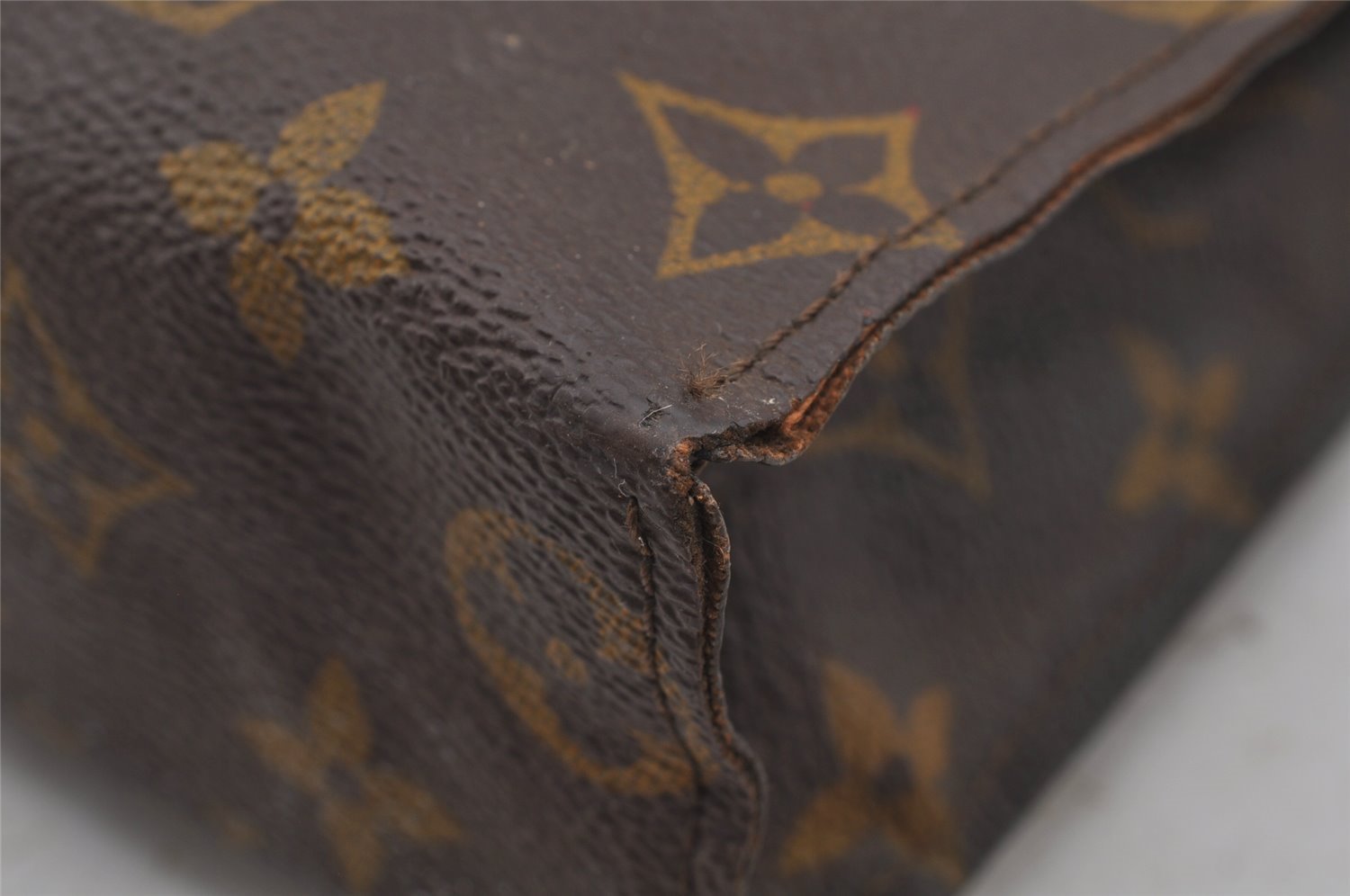 Auth Louis Vuitton Monogram Poche Toilette 26 Cosmetics Pouch Old Model LV 6379J