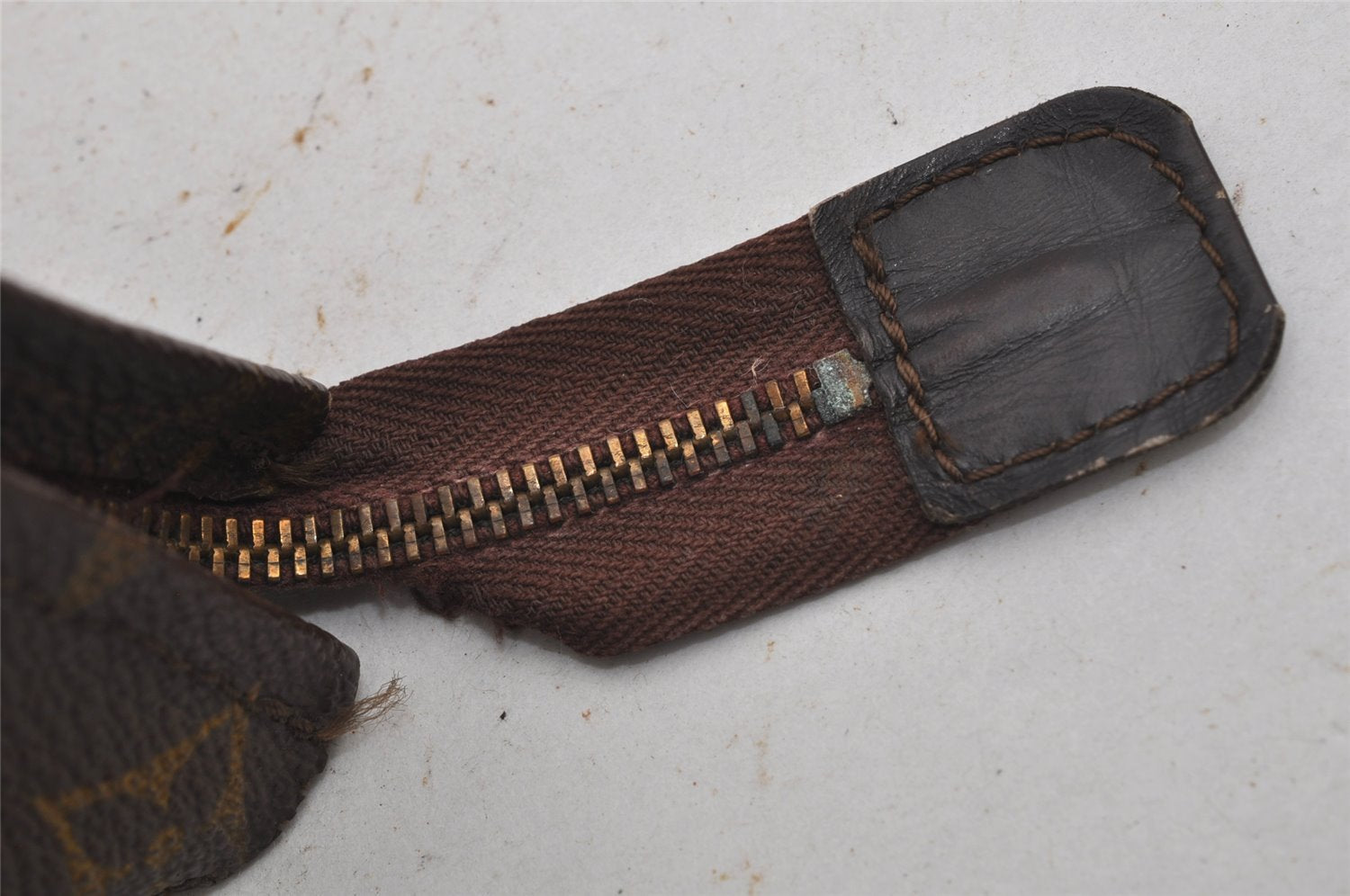 Auth Louis Vuitton Monogram Poche Toilette 26 Cosmetics Pouch Old Model LV 6379J