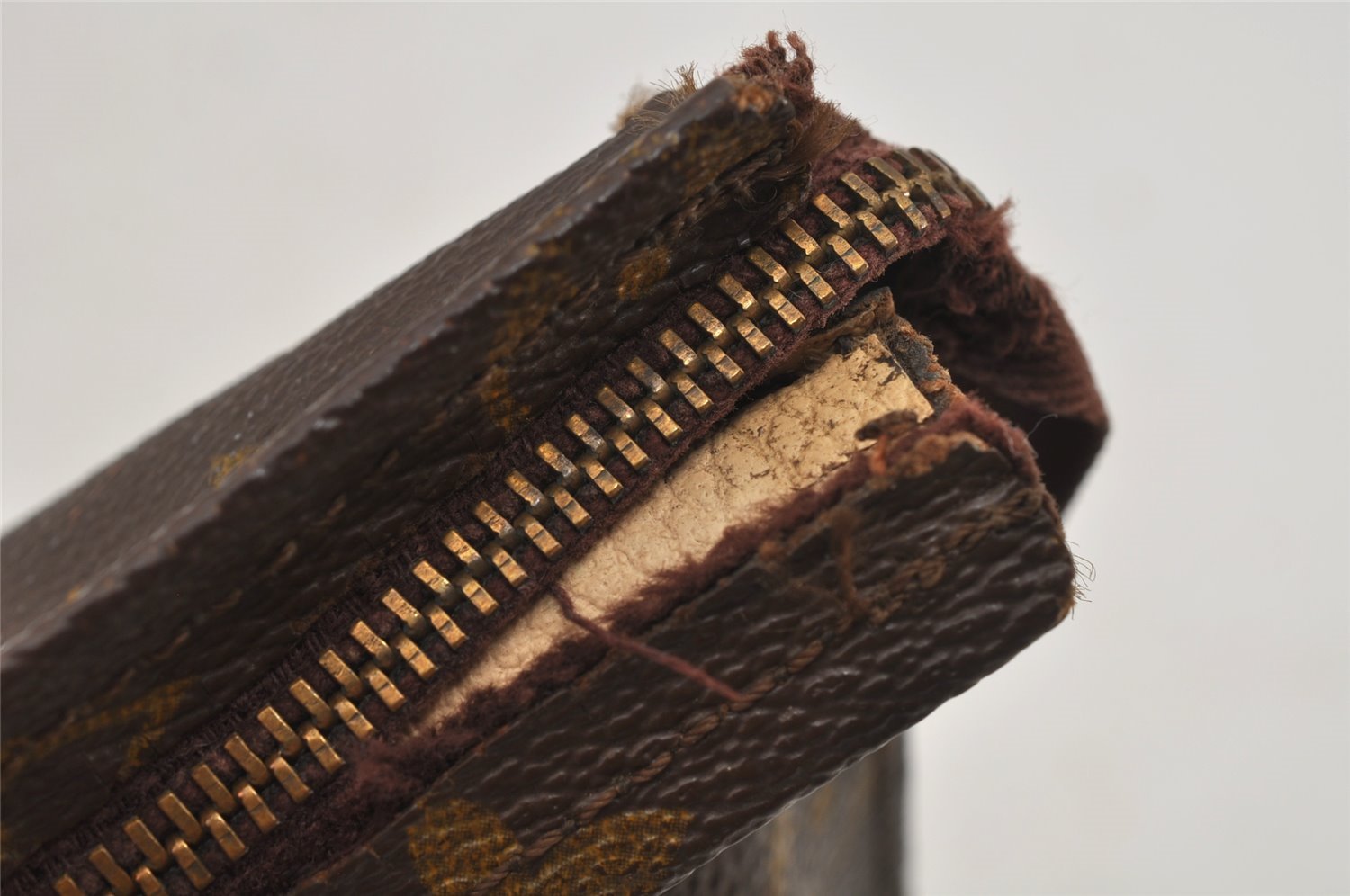 Auth Louis Vuitton Monogram Poche Toilette 26 Cosmetics Pouch Old Model LV 6379J