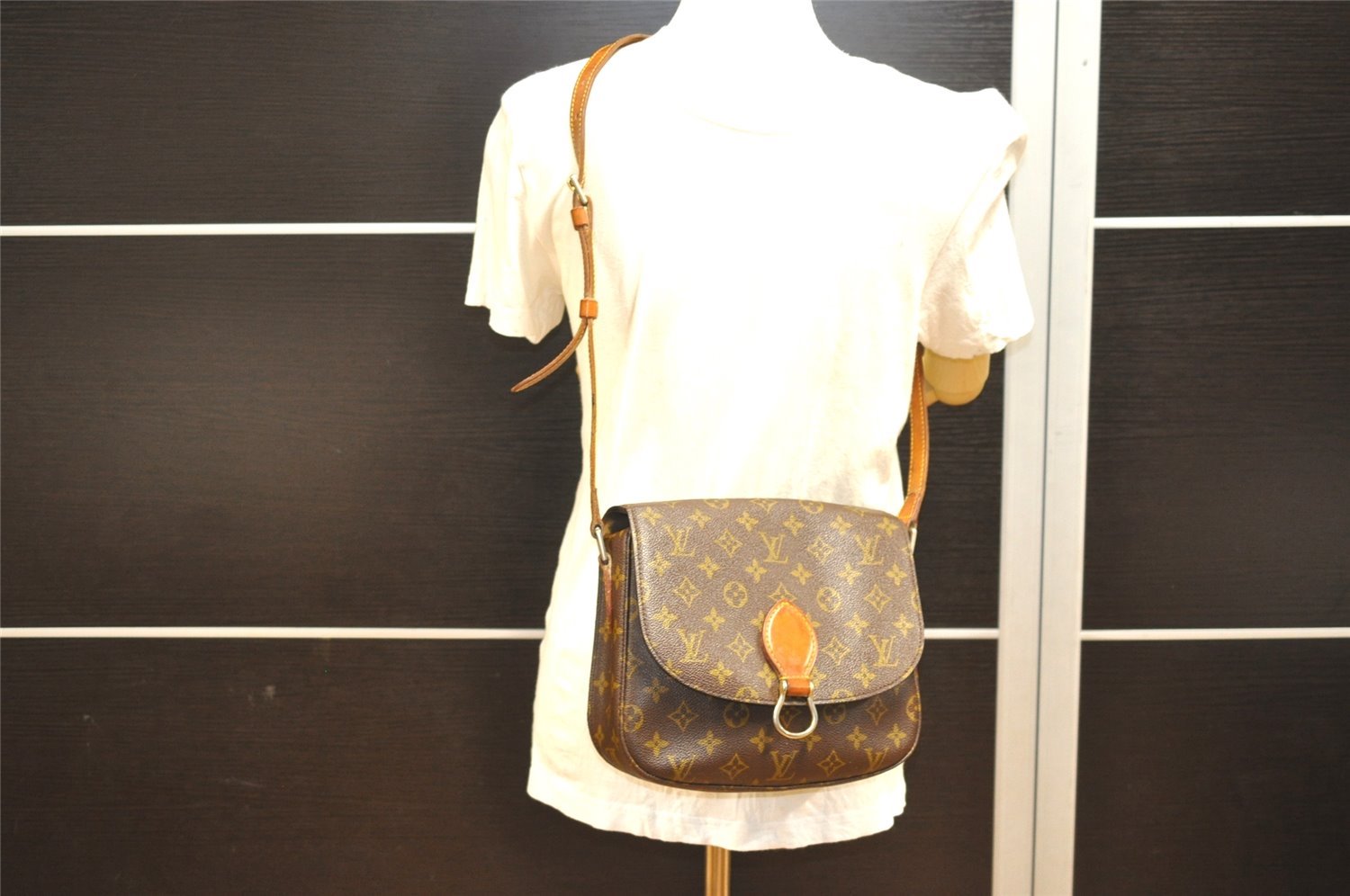 Auth Louis Vuitton Monogram Saint Cloud GM Shoulder Cross Bag Old Model LV 6382I