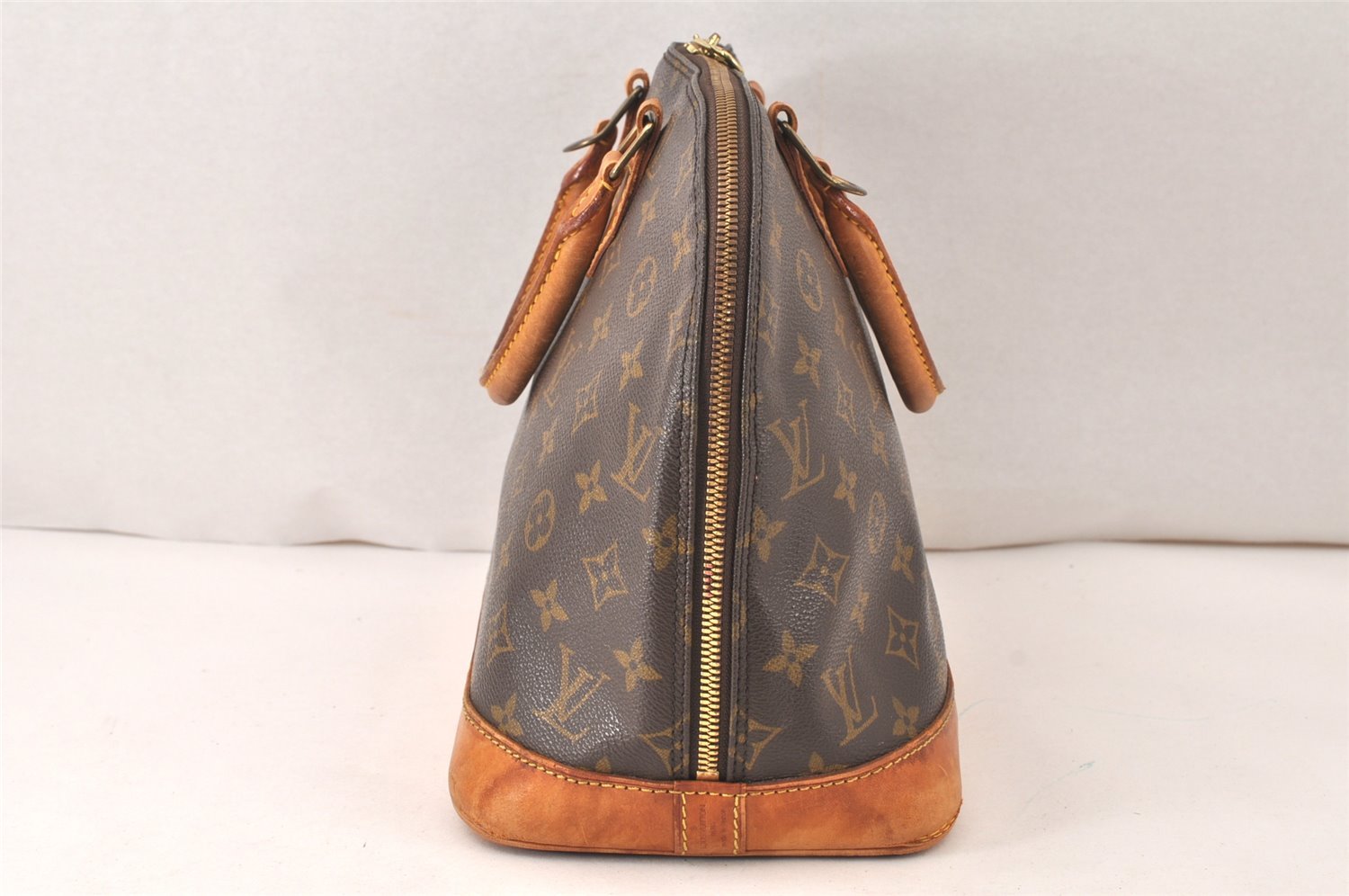 Authentic Louis Vuitton Monogram Alma Hand Bag Purse M51130 LV 6382K