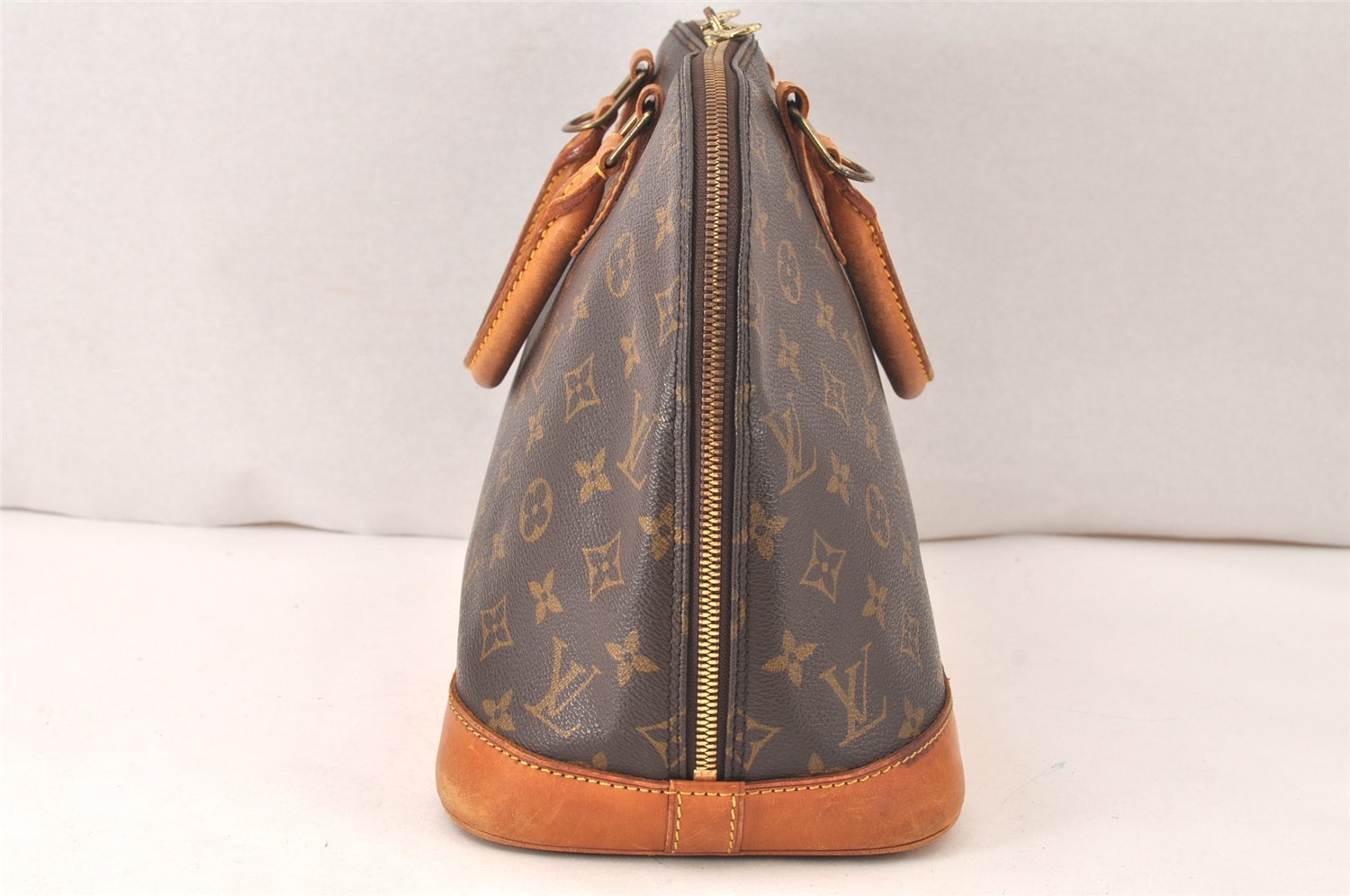 Authentic Louis Vuitton Monogram Alma Hand Bag Purse M51130 LV 6382K