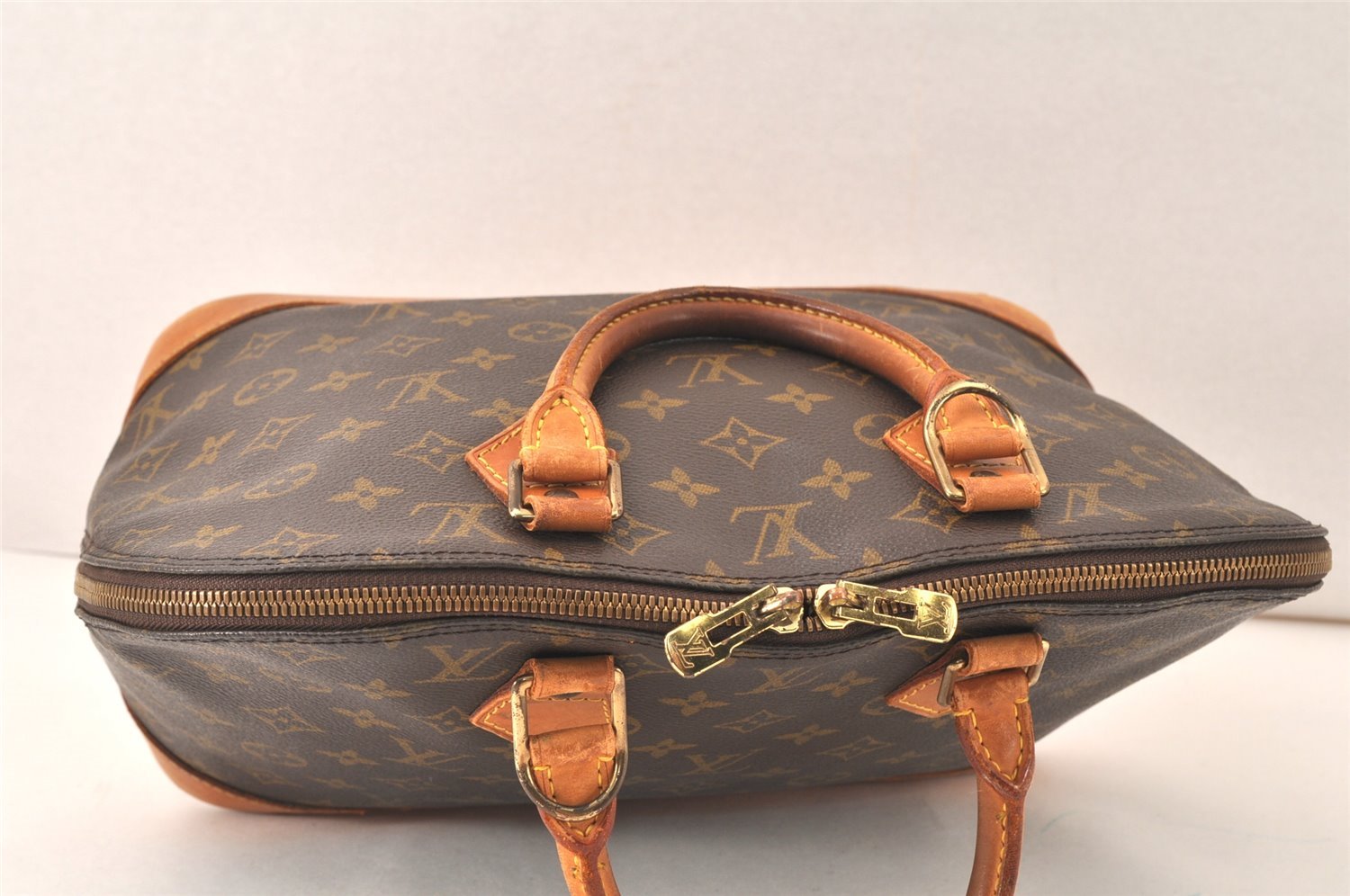 Authentic Louis Vuitton Monogram Alma Hand Bag Purse M51130 LV 6382K