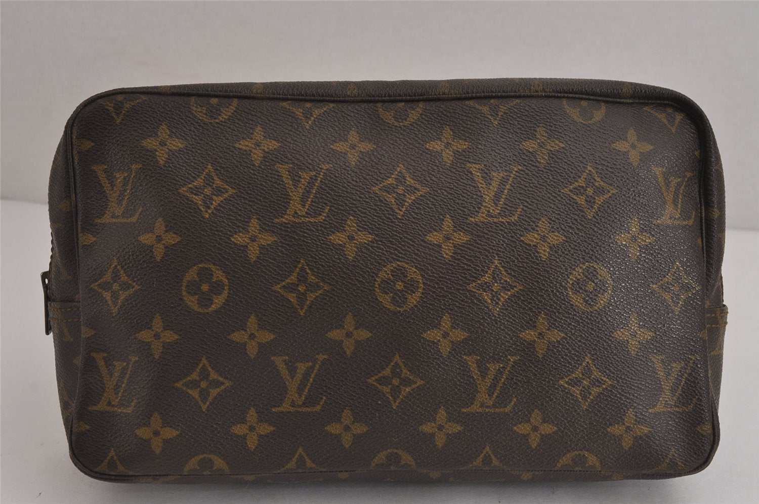 Auth Louis Vuitton Monogram Trousse Toilette 28 Clutch Hand Bag Old Model 6388J