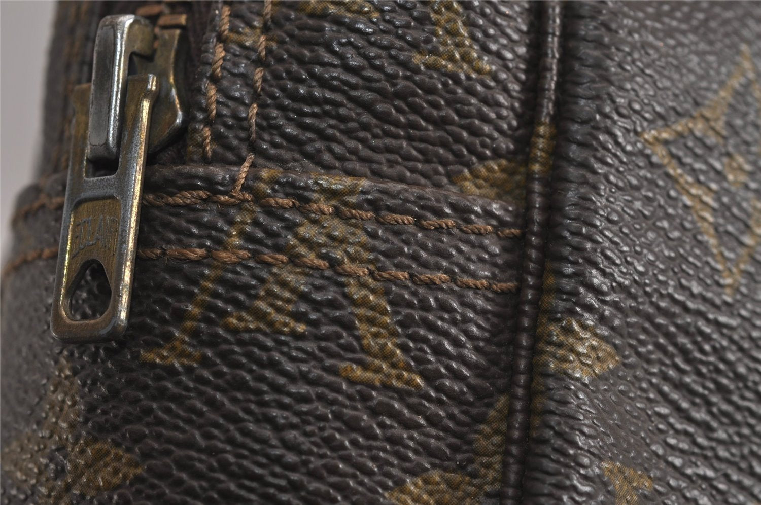 Auth Louis Vuitton Monogram Trousse Toilette 28 Clutch Hand Bag Old Model 6388J