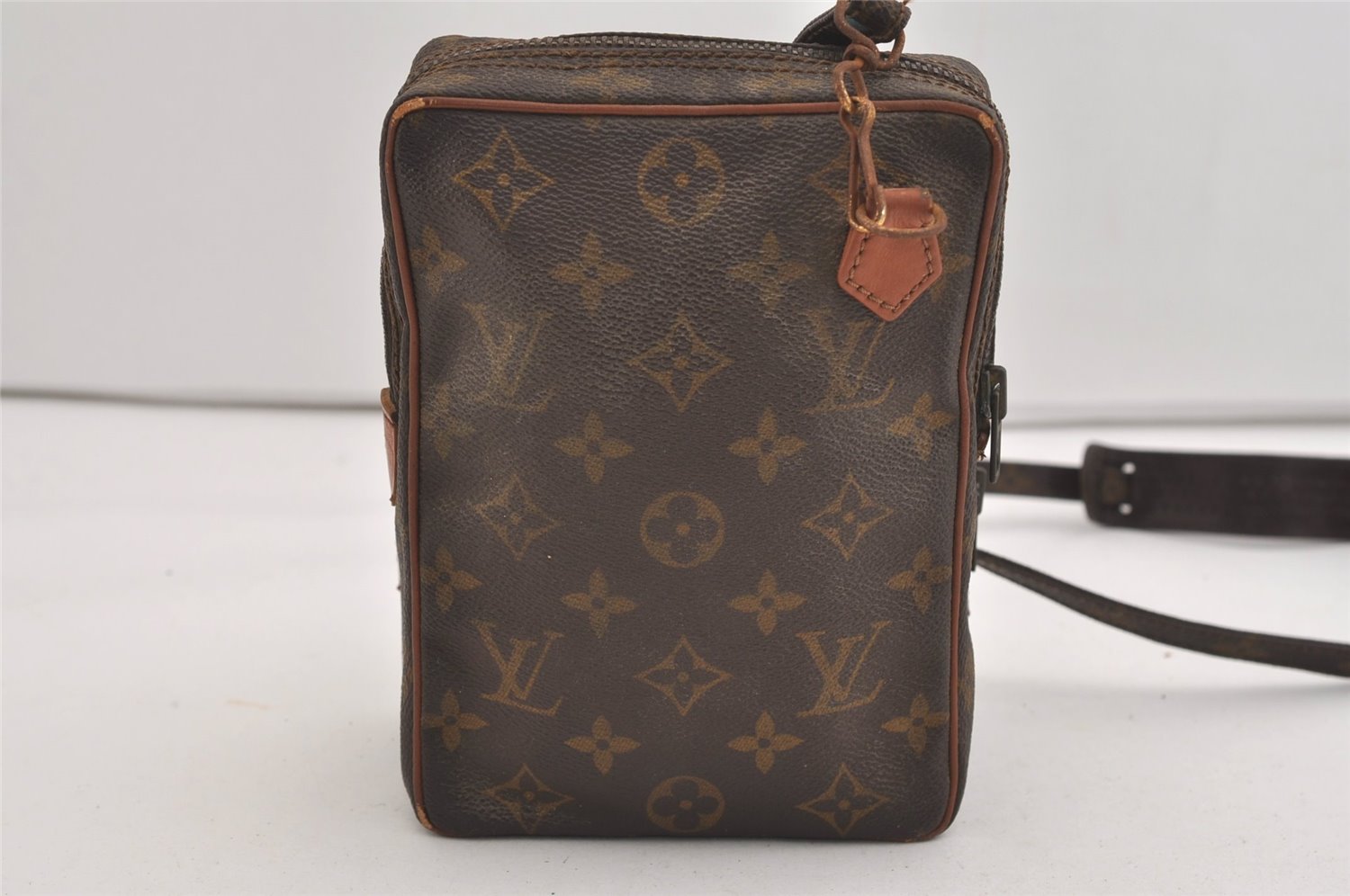 Authentic Louis Vuitton Monogram Amazone Shoulder Cross Body Bag Old Model 6390J