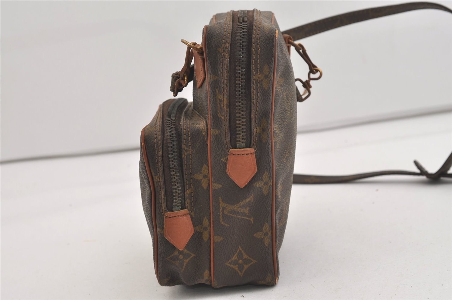 Authentic Louis Vuitton Monogram Amazone Shoulder Cross Body Bag Old Model 6390J