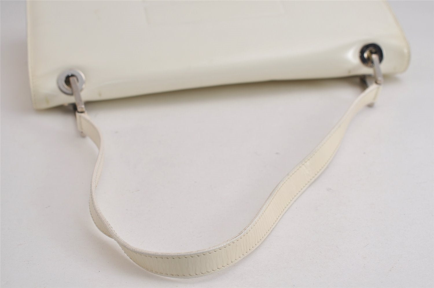 Authentic GUCCI Vintage Shoulder Hand Bag Purse Leather White Junk 6393J