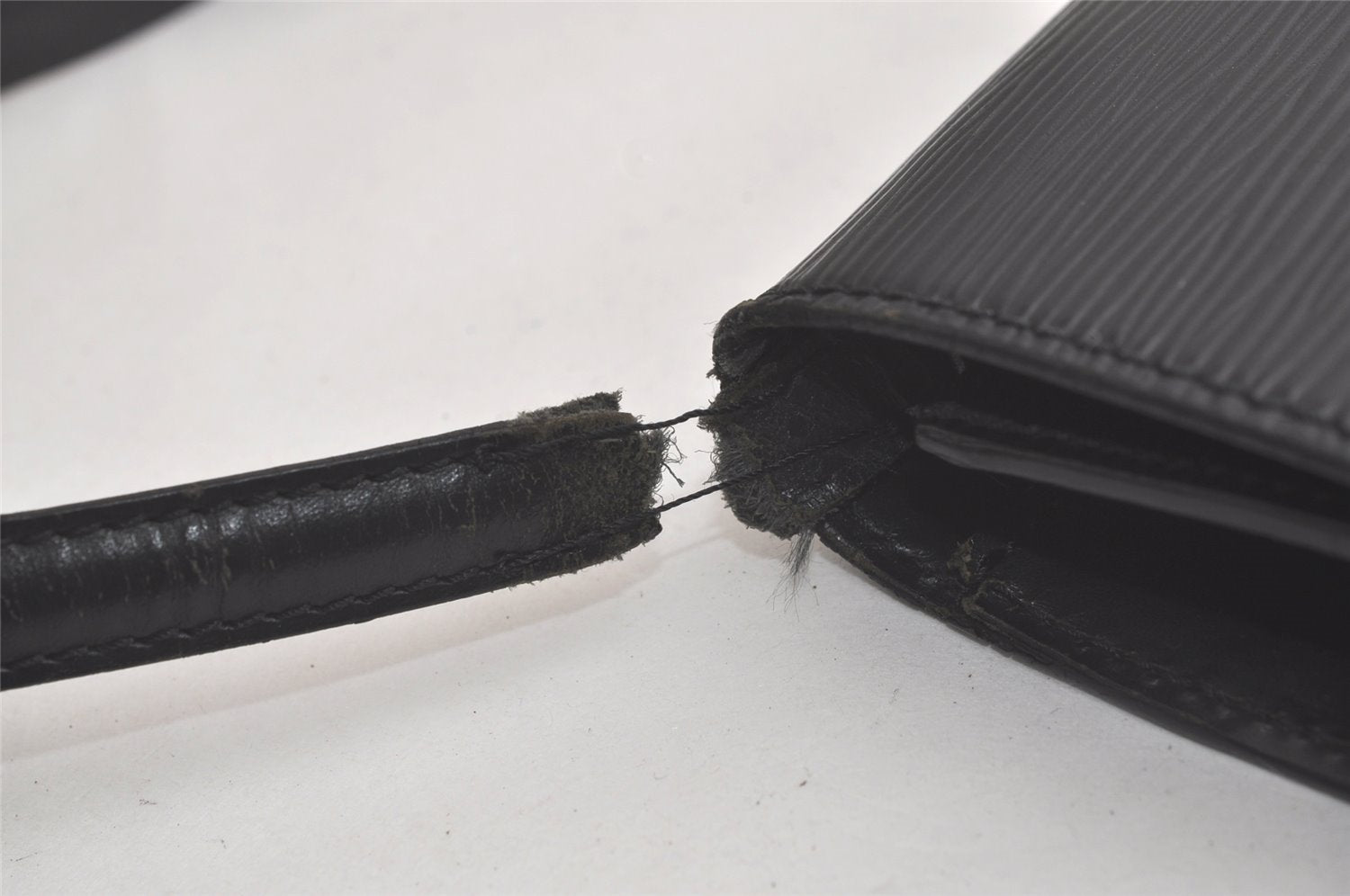 Authentic Louis Vuitton Epi Arche 2Way Clutch Bag Black M52572 Junk 6393K