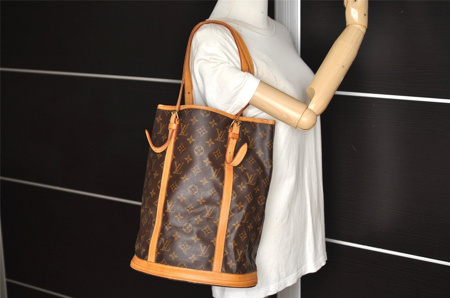 Authentic Louis Vuitton Monogram Bucket GM Shoulder Tote Bag M42236 Junk 6394K
