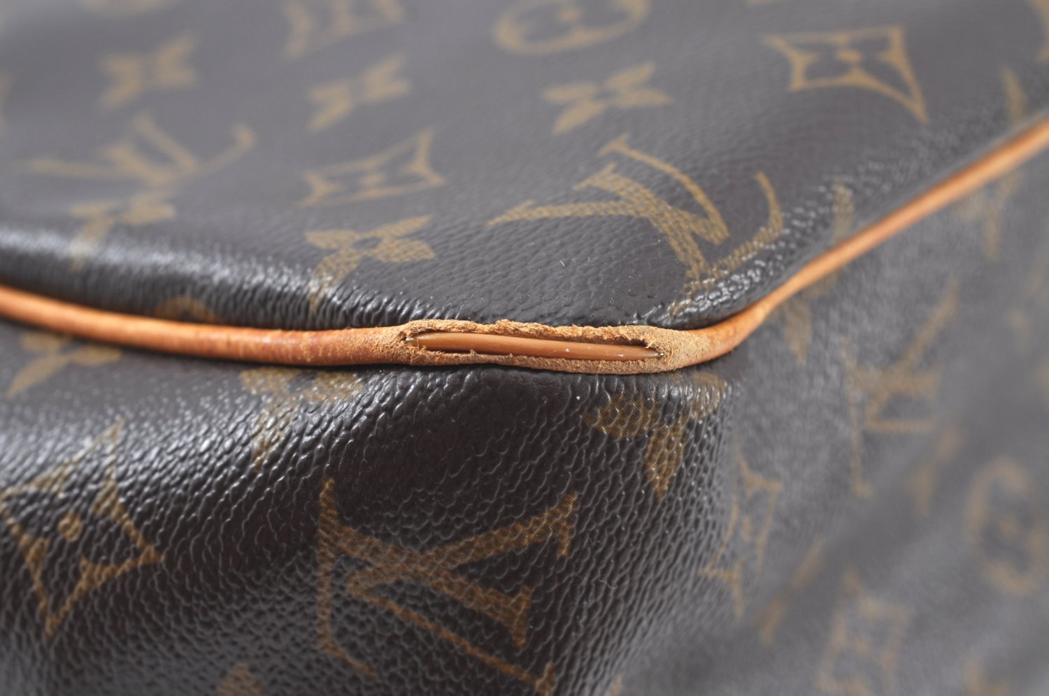 Authentic Louis Vuitton Monogram Batignolles Horizontal Tote Bag M51154 LV 6395J